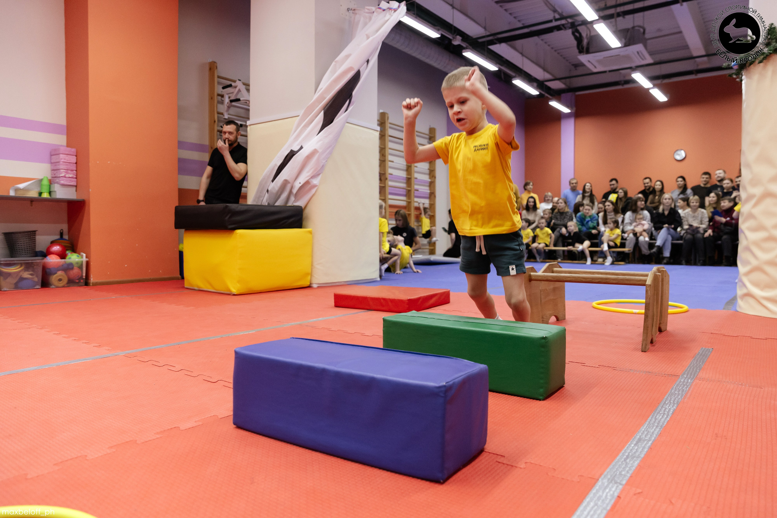 Белый кролик. Соревнования. Семейный фотограф — Макс Белогрудов