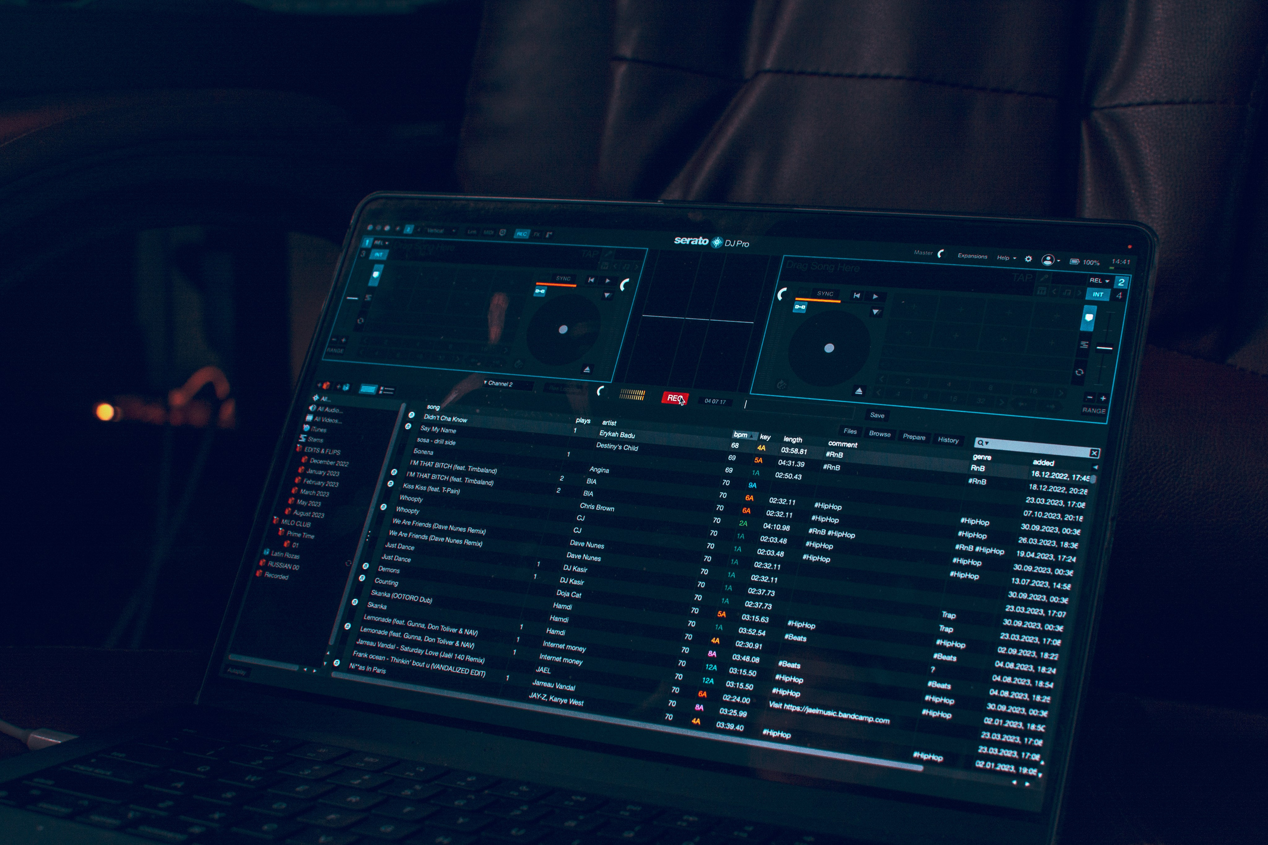 Студия диджеинга «Янтарь». Уголок фототворчества Никиты Усачева