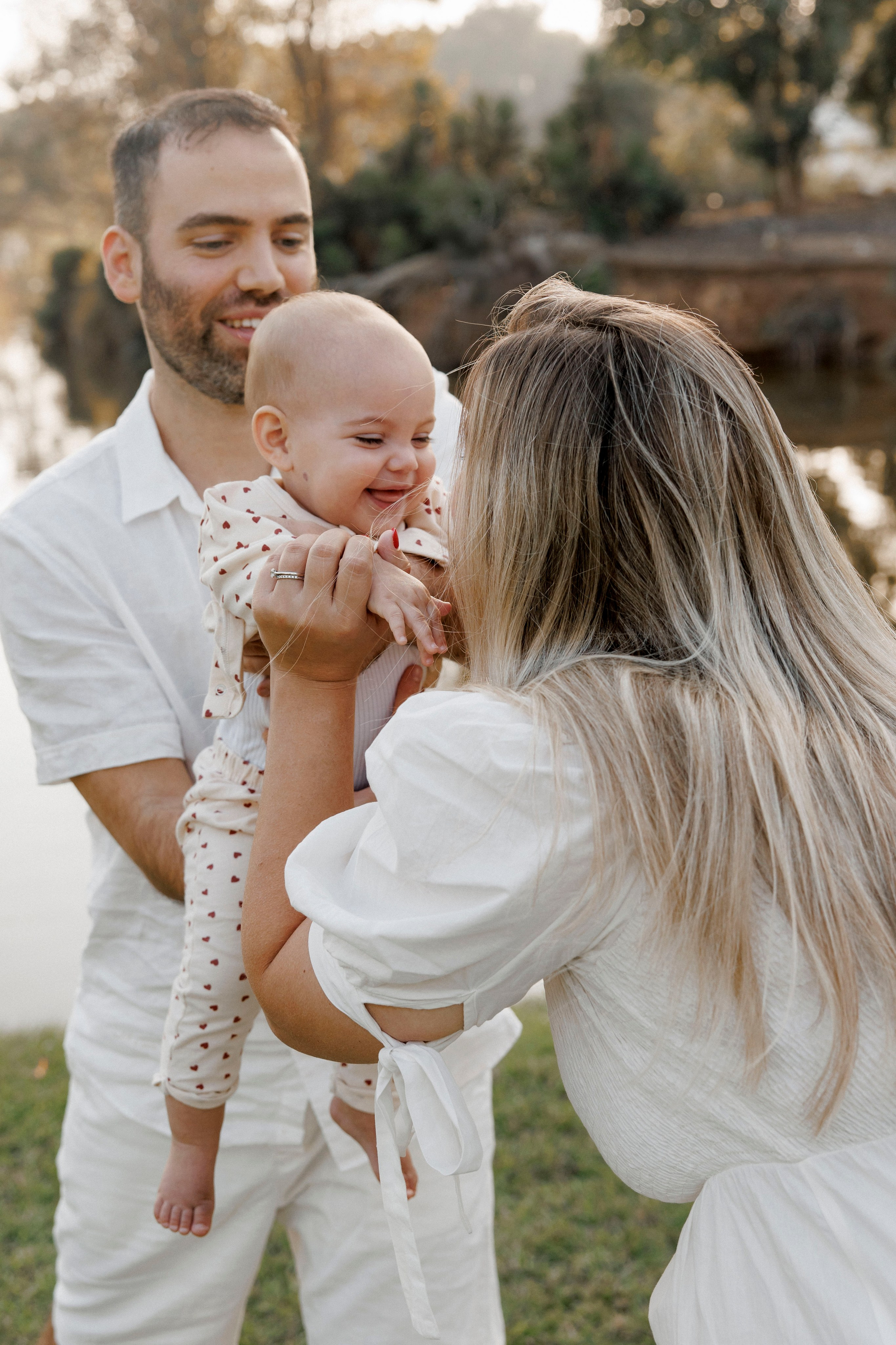 First year photoshoot inside the park (sunset). Wedding and family photographer