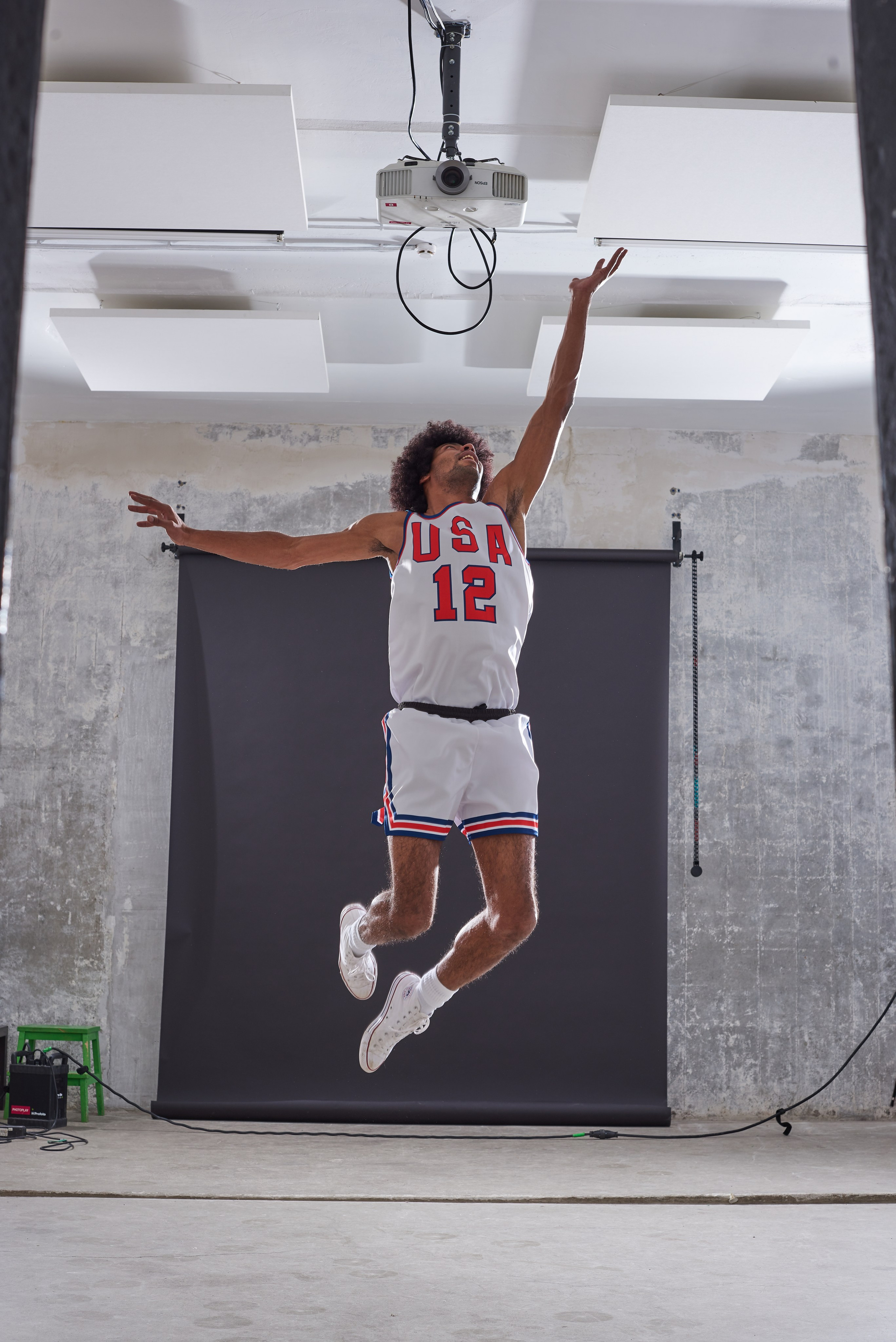 BACKSTAGE. Www.apowerstudio.com