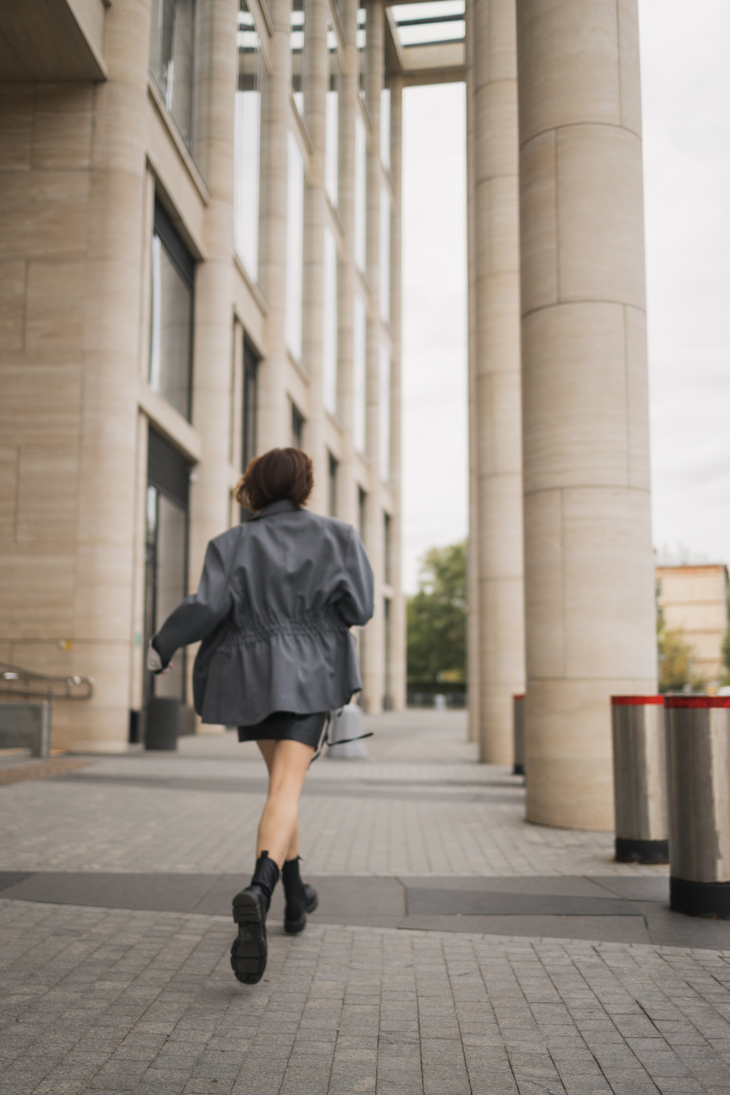 Прогулочная фотосессия. Портретный фотограф СПб, женский фотограф, минимализм и эстетика