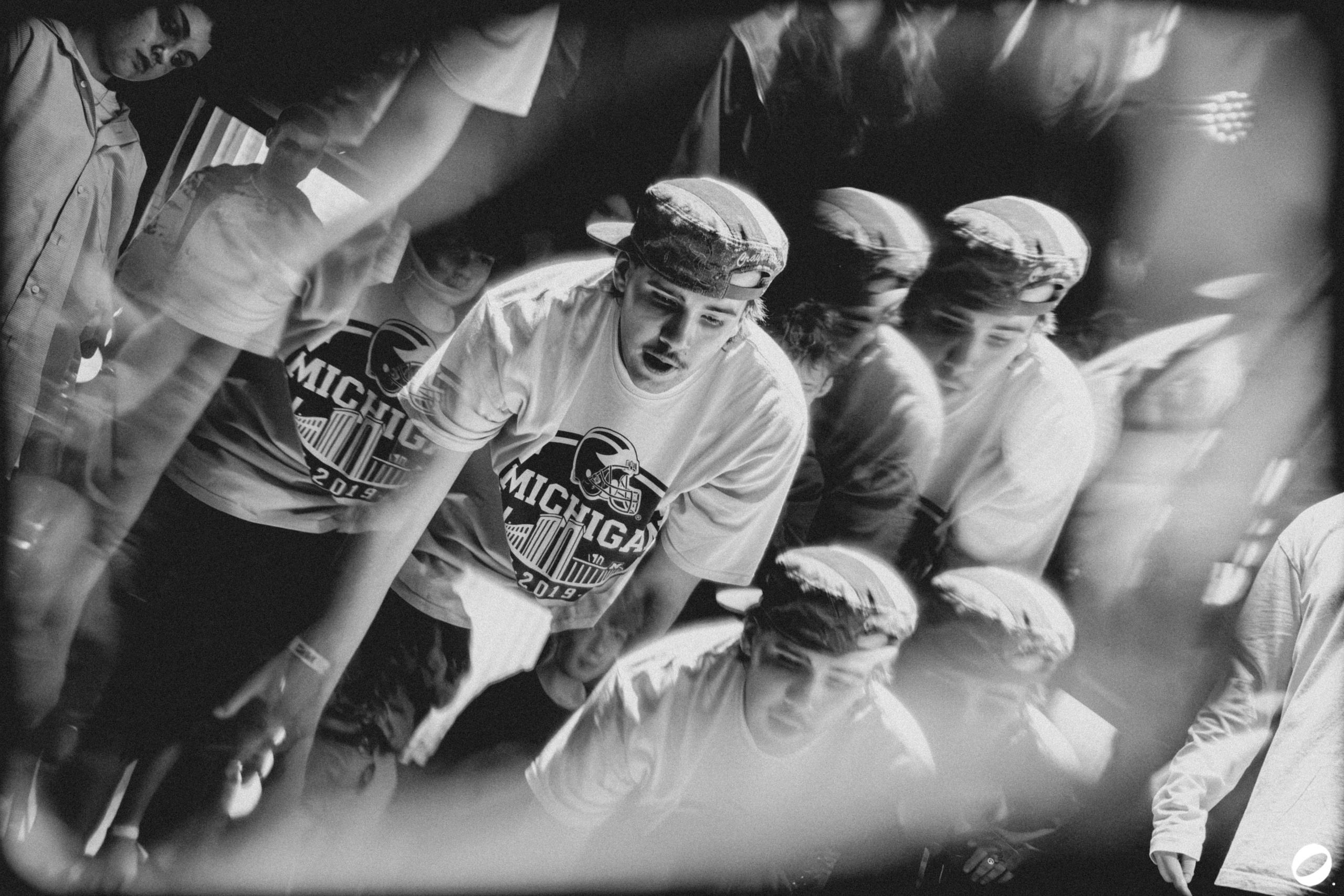 ODD.CLUB 04/04 (@youlovebu). Соня бу тебя сфоткала