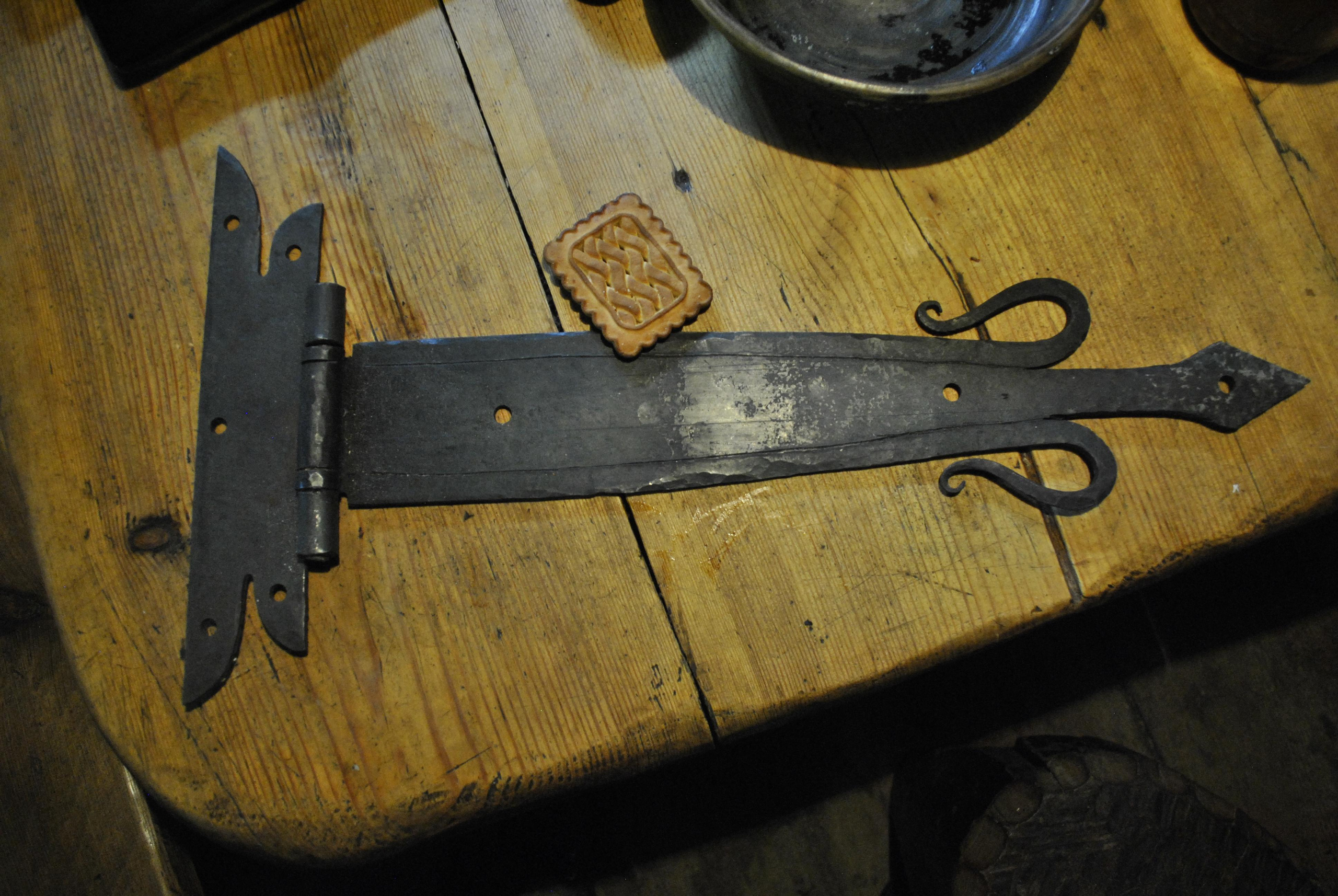 Кованый инструмент и скобянка. Новое Старое — русское деревянное зодчество