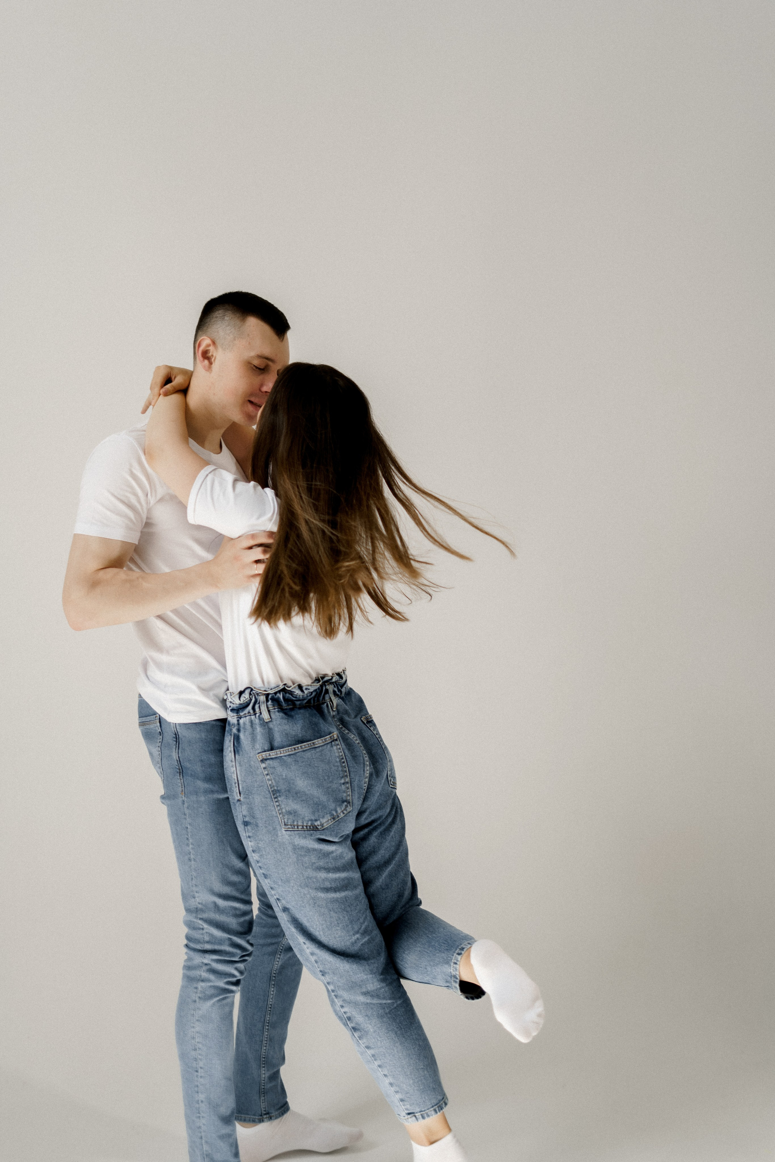 Фотосессия лав стори в студии сахалин. Фотограф сахалин