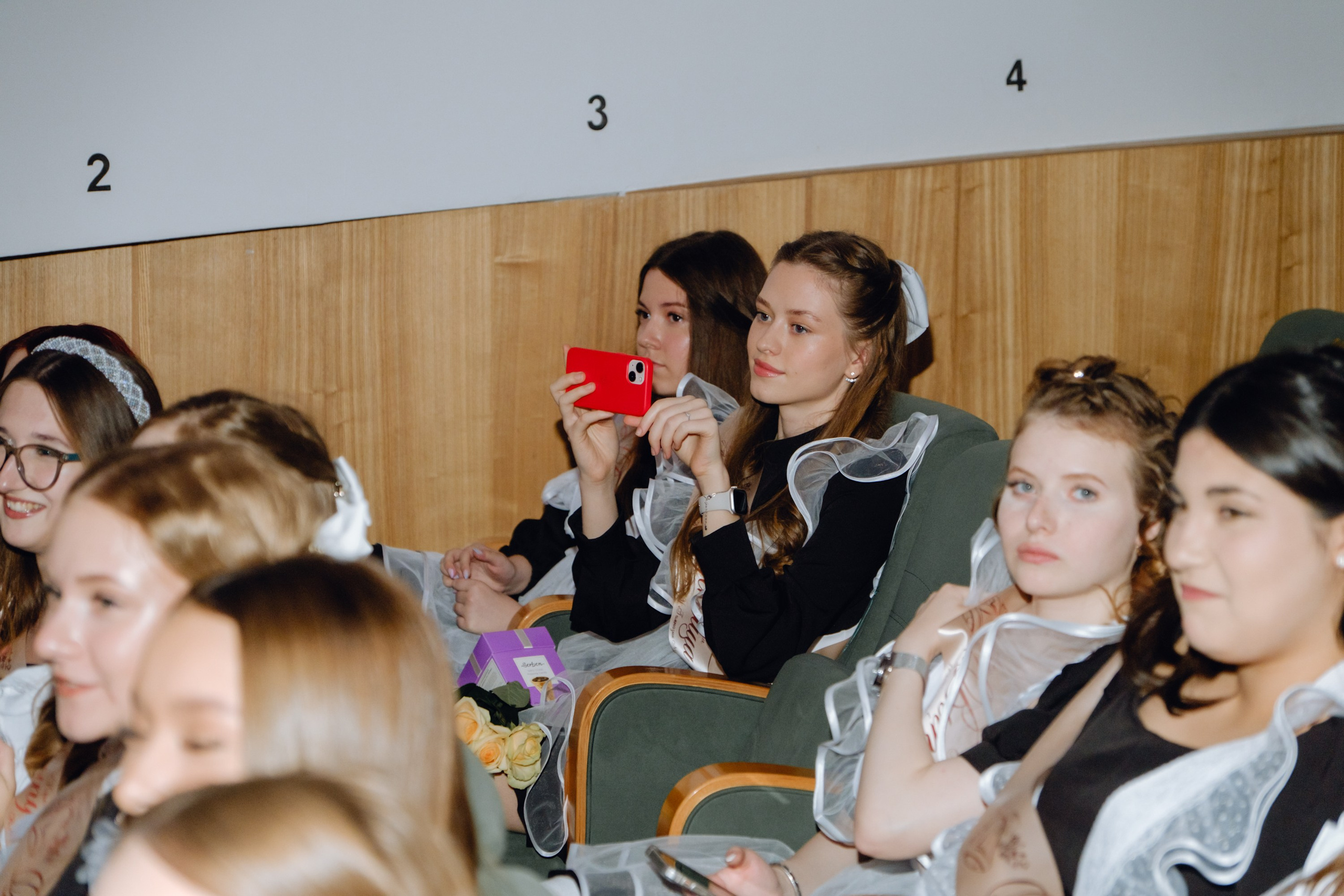 Последний звонок 11 класс. Фотограф Софья Володкина