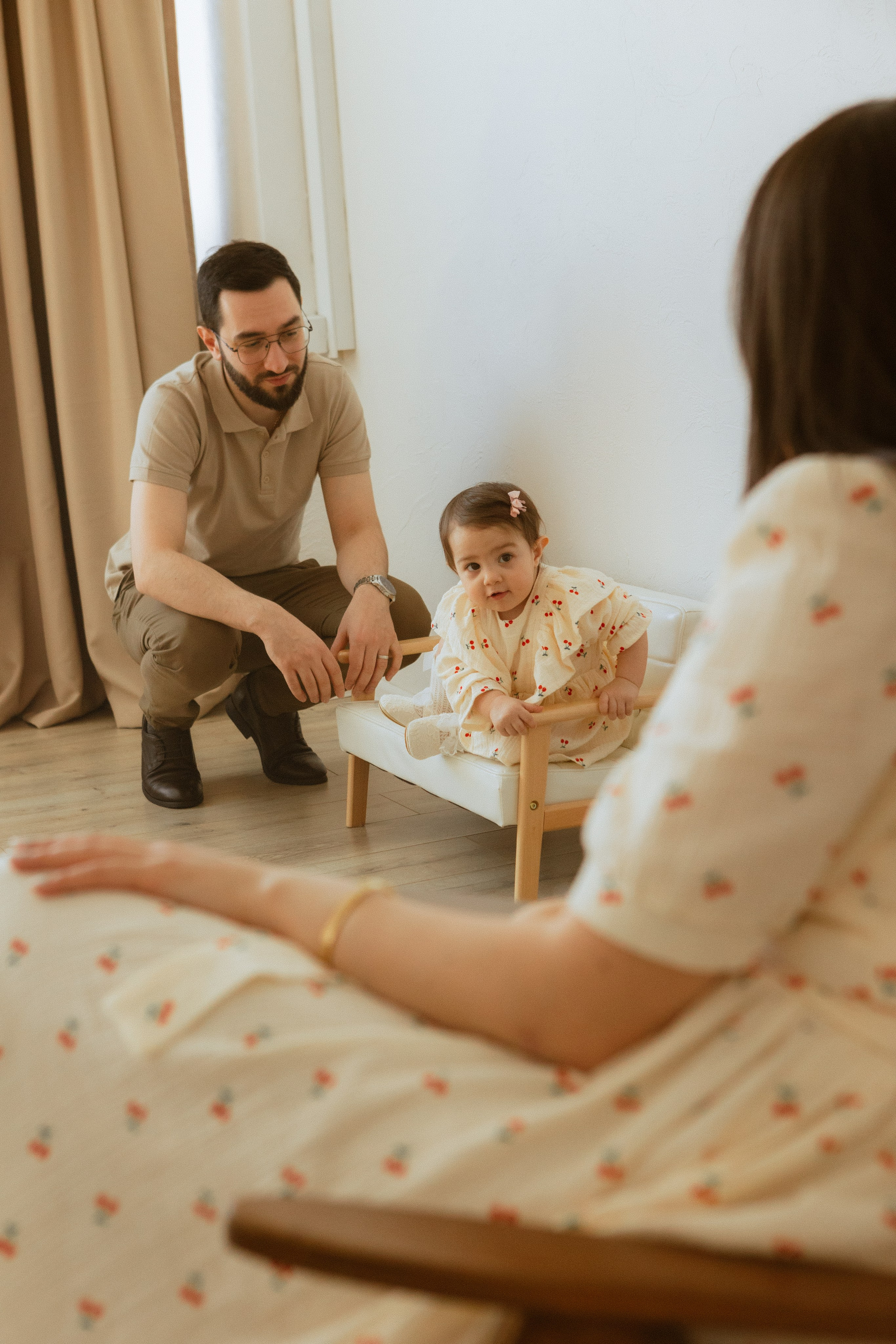 Семейная фотосессия на день рожденья девочки 1 год в студии