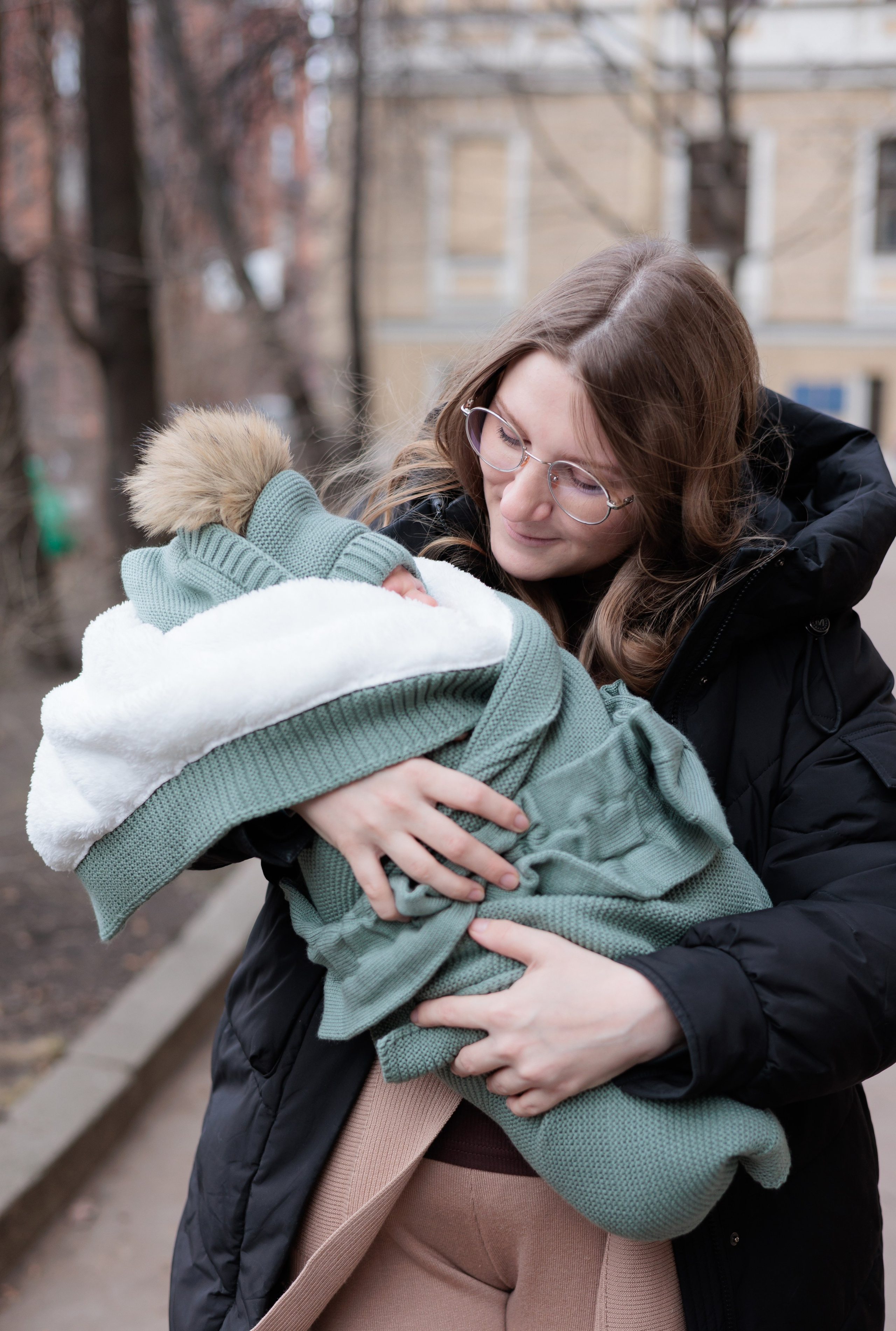 Весенняя выписка из 6 роддома. Фотограф на выписку из роддома в Санкт-Петербурге