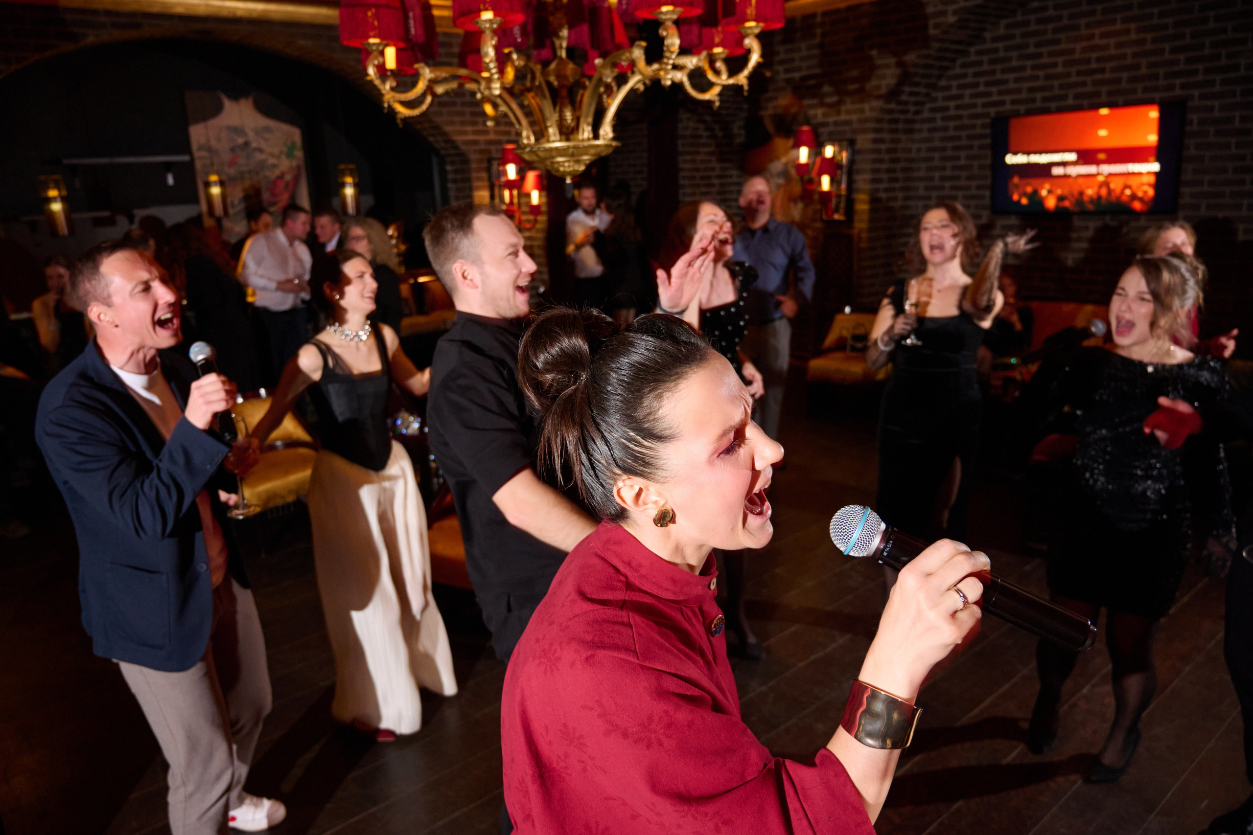 Репортажная съёмка корпоратива и концерта Елки в Петербурге и Москве