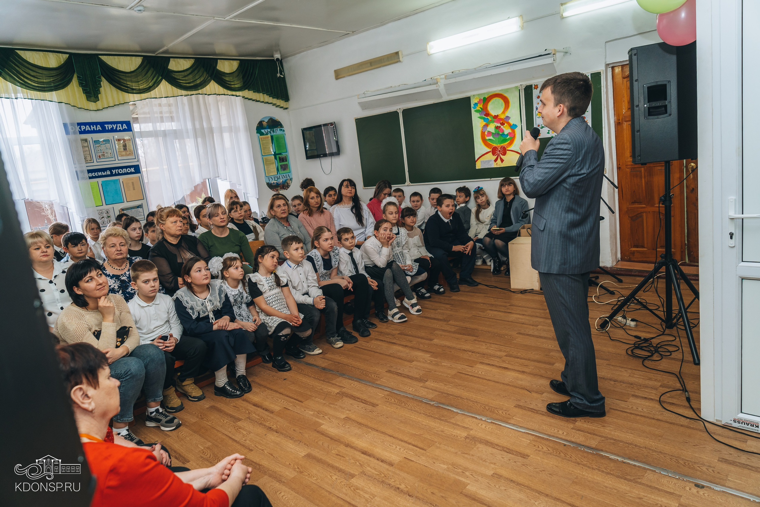 В преддверии праздника весны. Новотитаровский Дом культуры