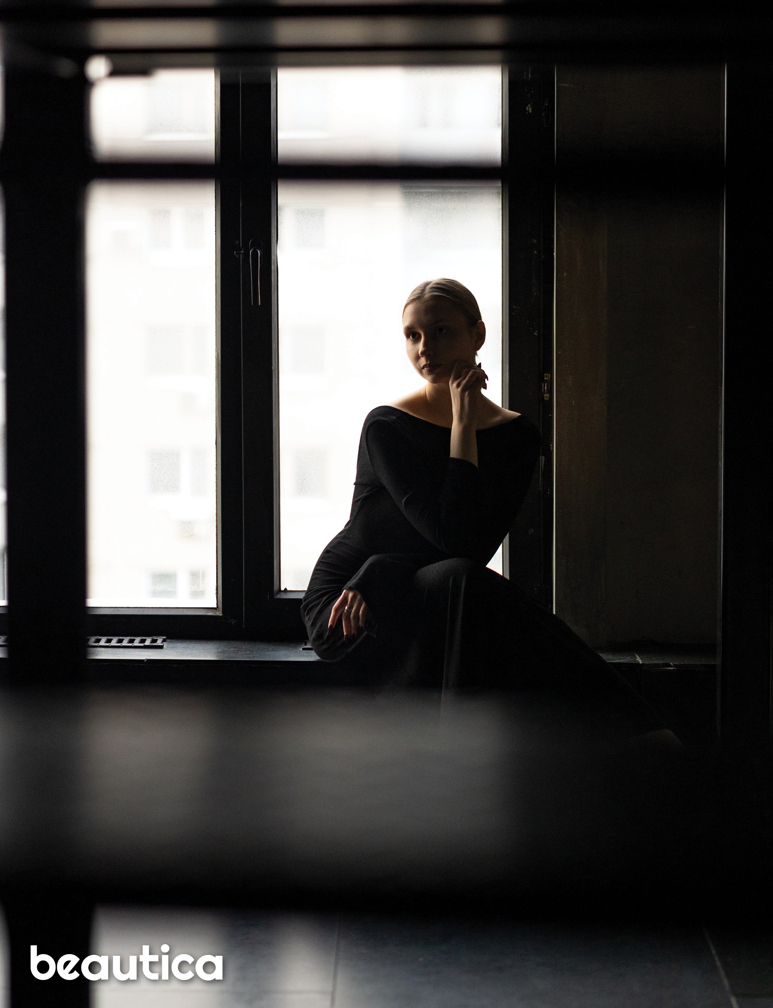 «Игра света и контраста». Журнал BEAUTICA (Онтарио, Калифорния)