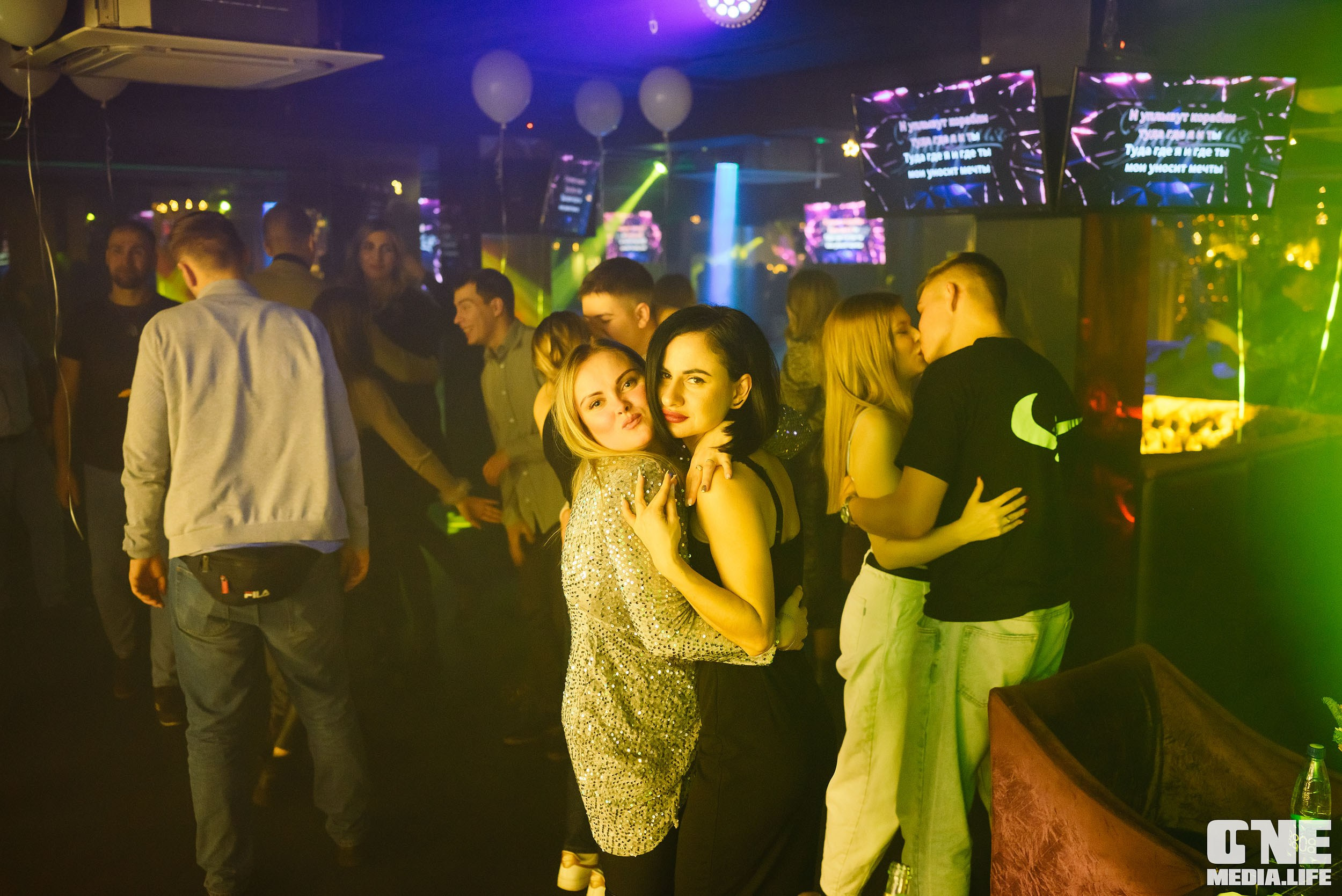 Фоторепортаж из караоке-клуба Эйфория. One Media Life: фоторепортажи, фотоотчеты с мероприятий и заведений