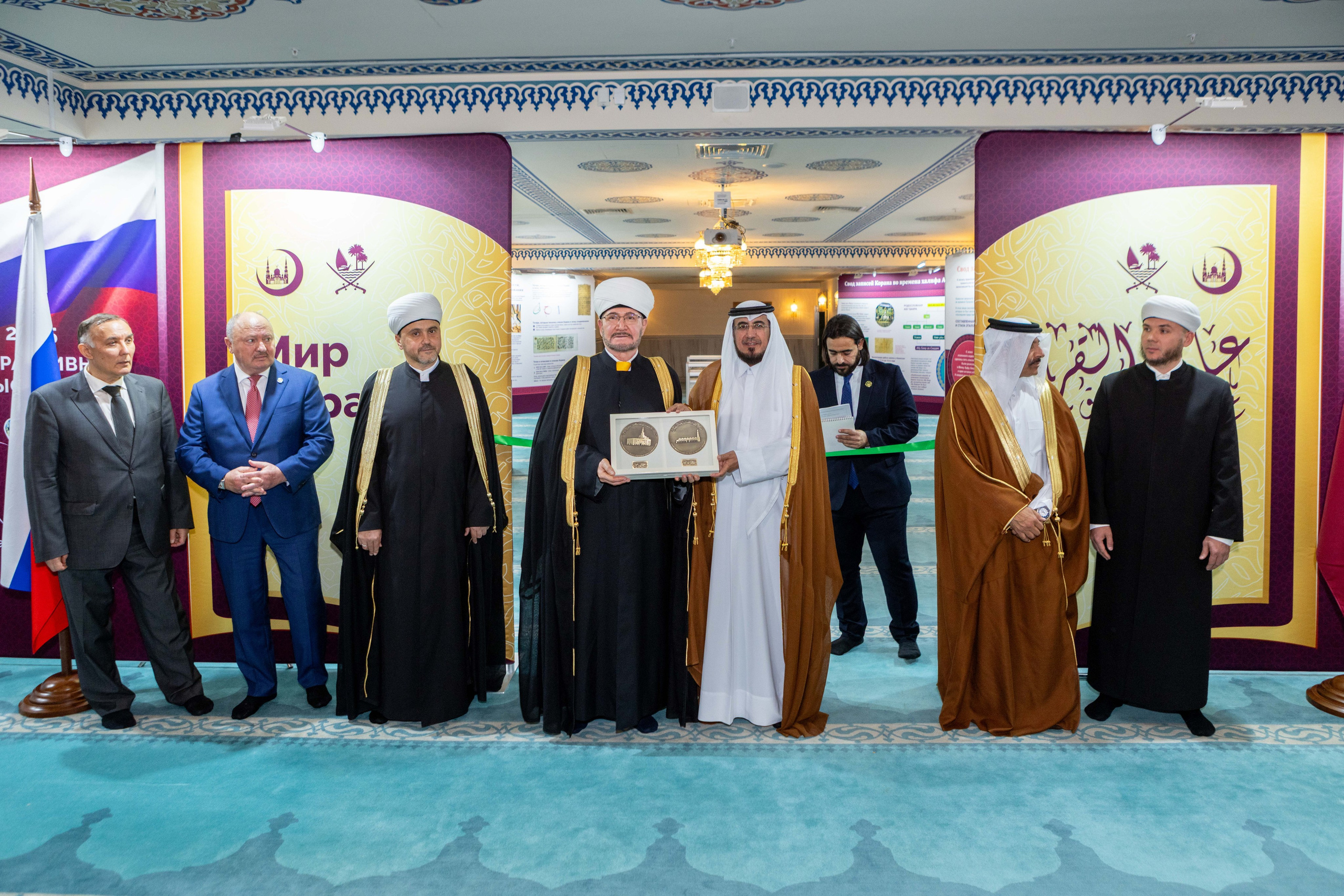 Открытие выставки Мир Корана. Рекламный, предметный, репортажный, семейный фотограф и художник в Москве