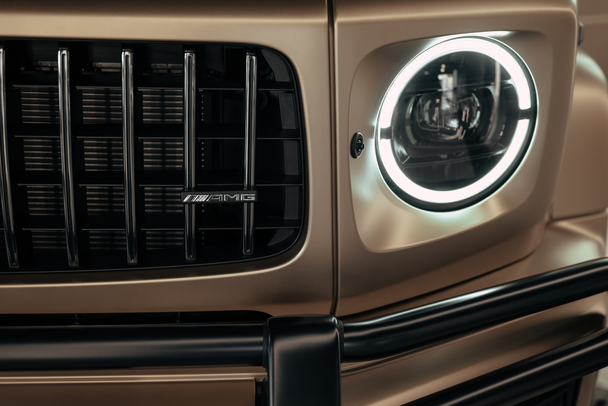 Mercedes G63 Gold. DeLorein