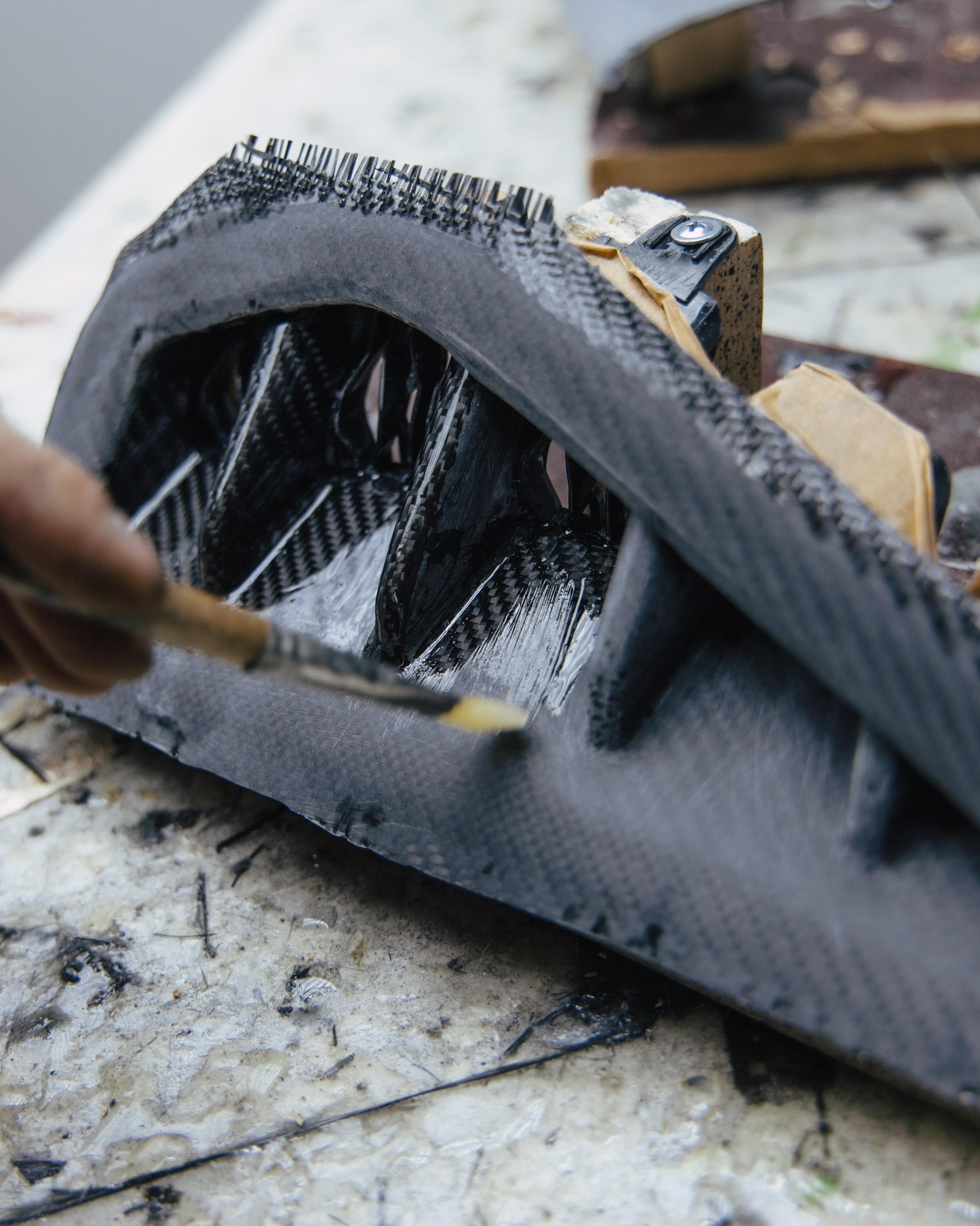 Ram TRX ламинация карбоном внешних элементов кузова, салона и установка распорки. DeLorein