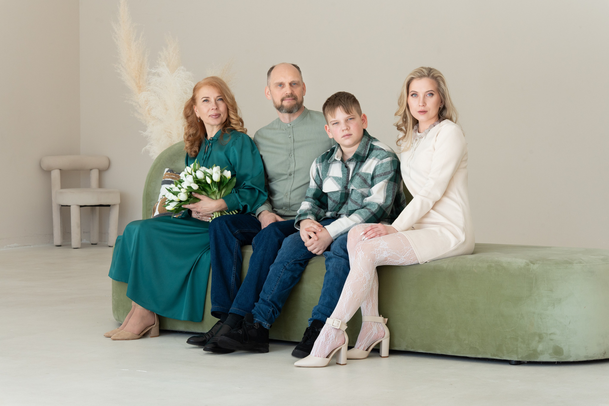 Марина, Андрей, Вероника, Никита и Роман. Главная