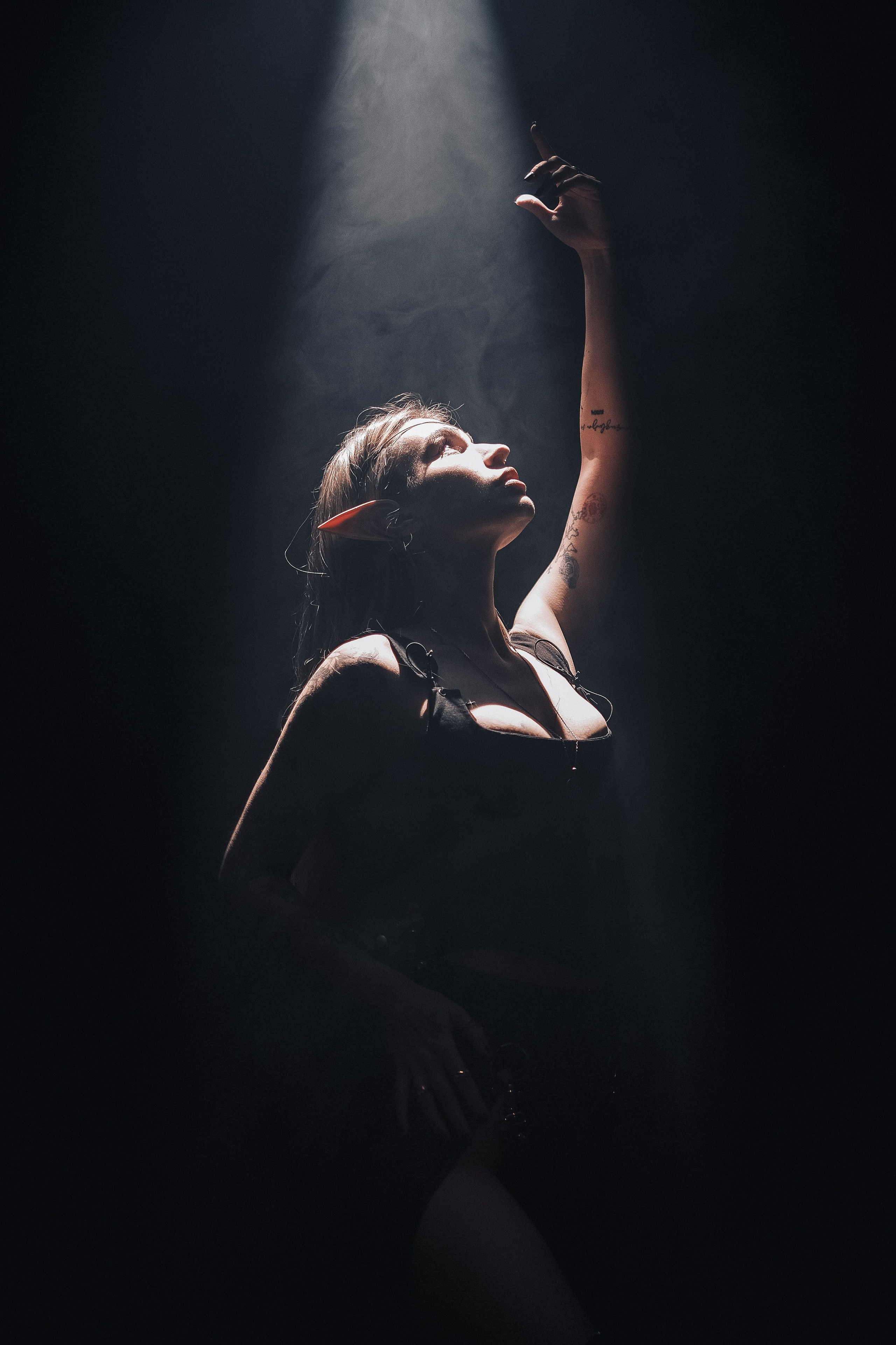 Фотосессия с мечом в стиле Castle core