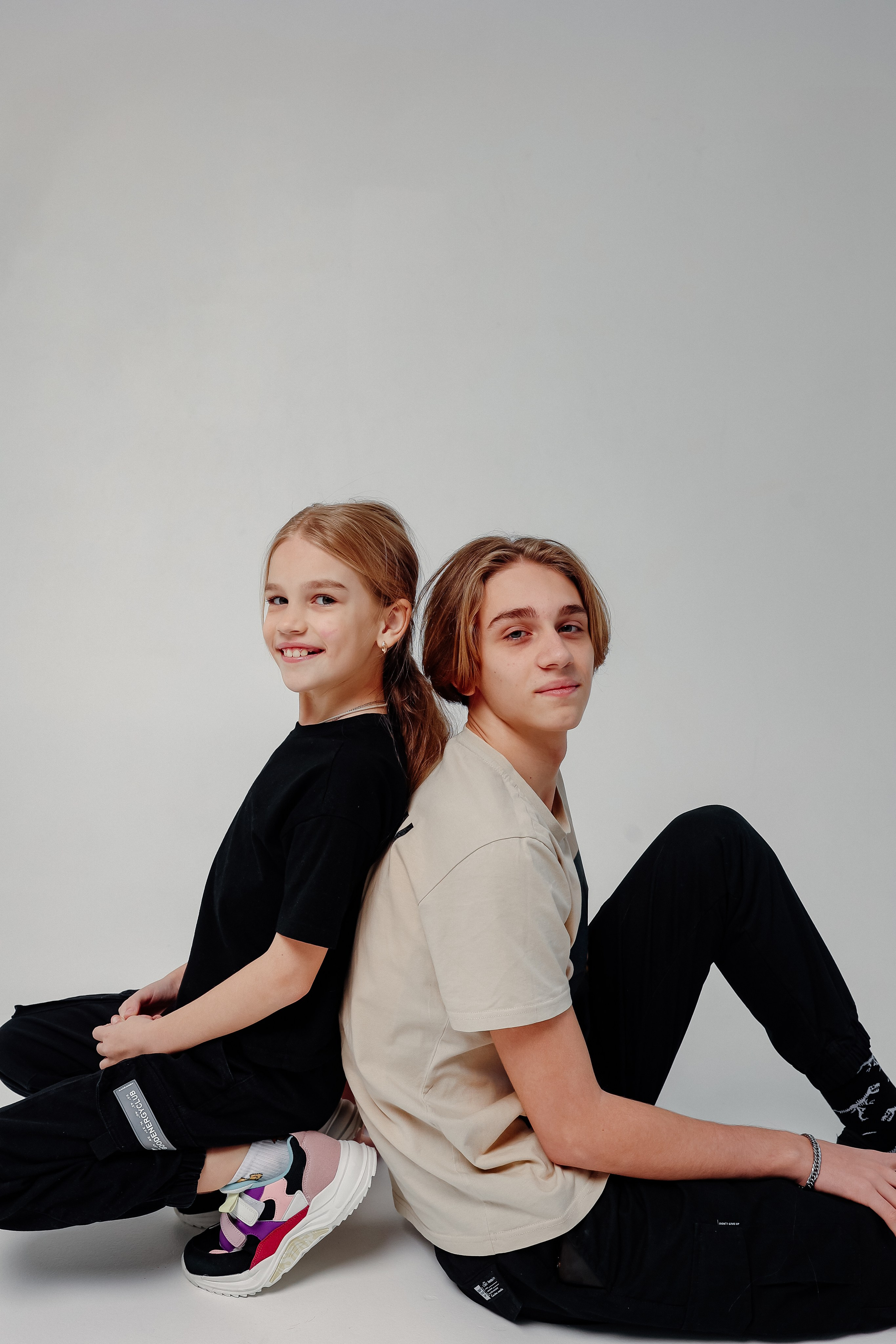 Минимализм. Фотограф Авилова Дарья ● Тюмень● Съемка больших семей ●Архив поколений