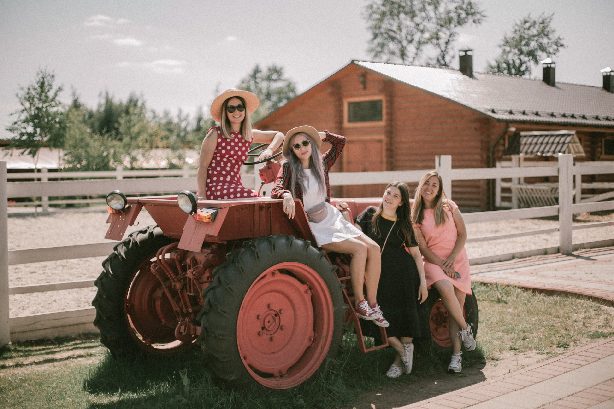 Zoo: Контактный зоопарк или Матвею 3 года!. Фотограф