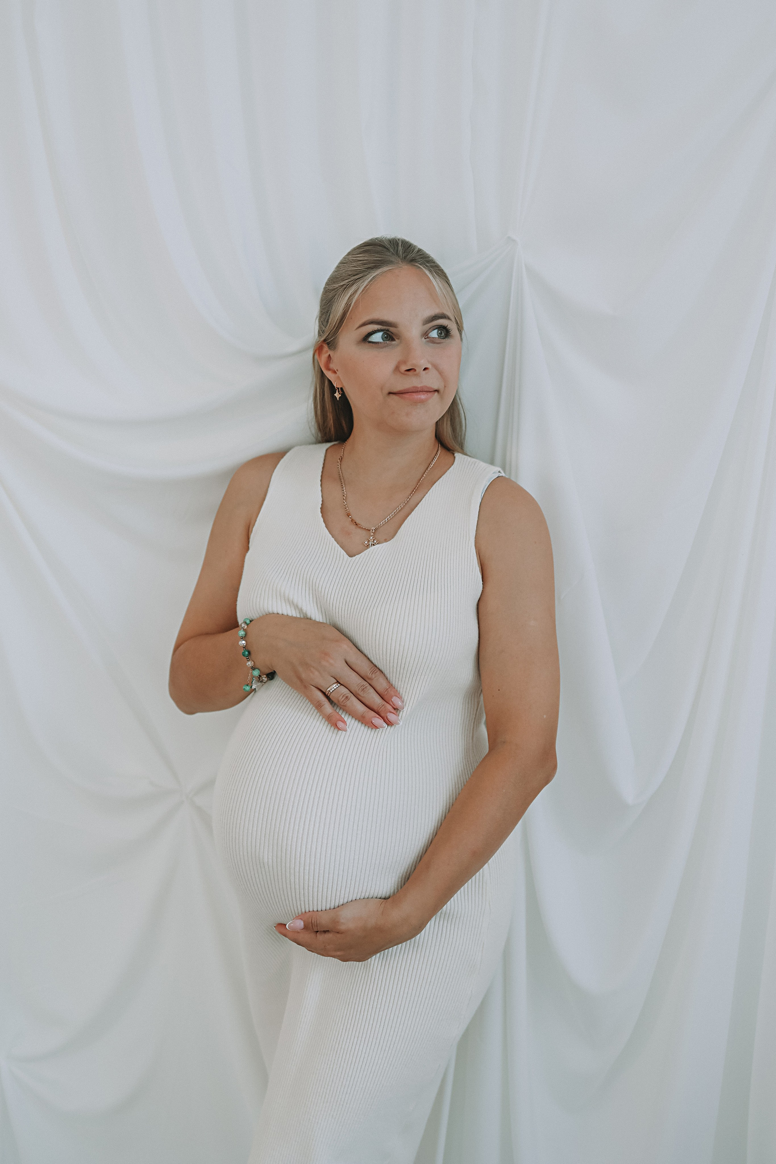 Квартира (беременность). Семейный фотограф Тюмень, фотограф на роды Салмина Мария