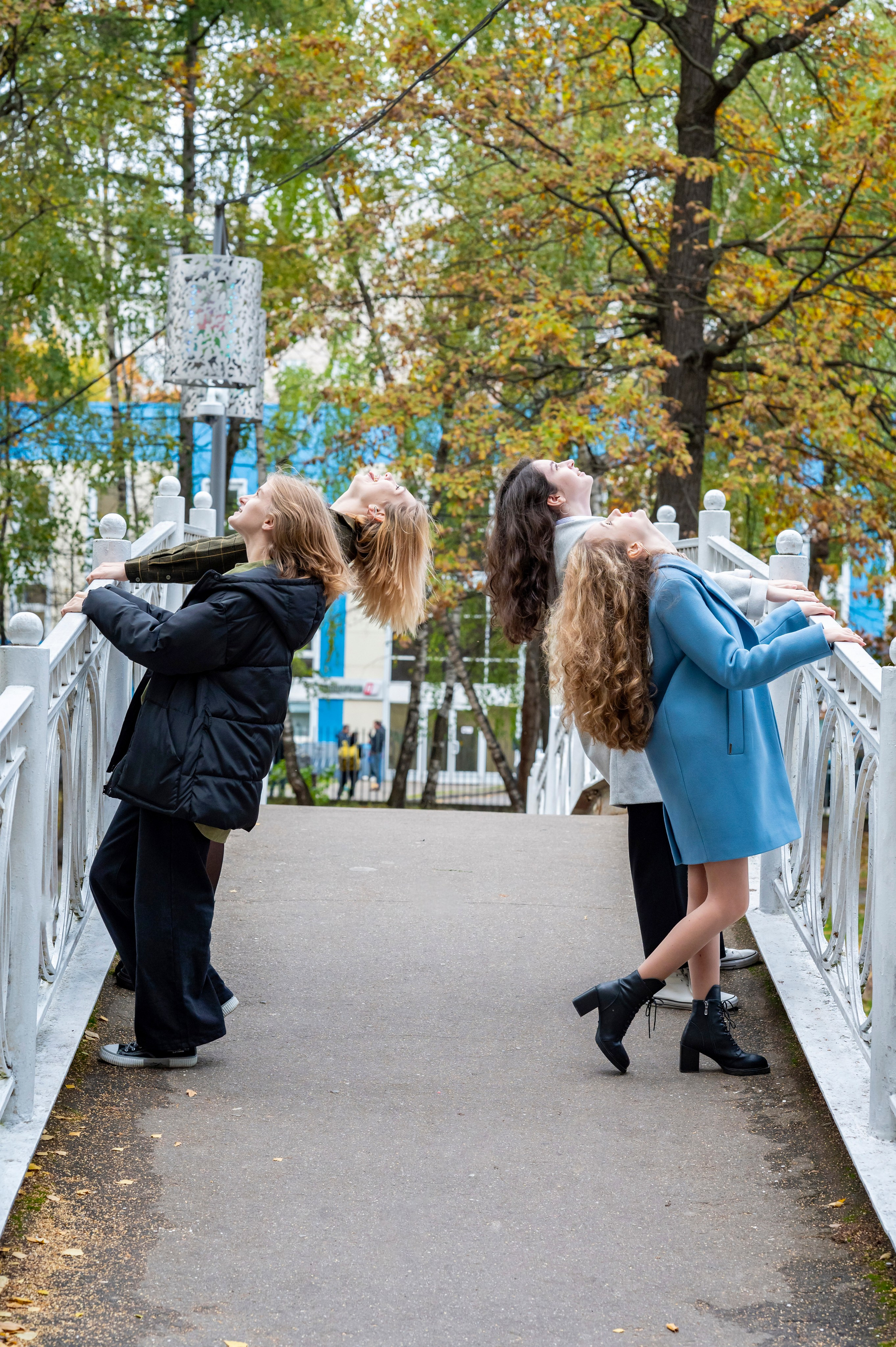 Осенняя фотосессия в парке 9-А класс Школа 953. Детский и семейный фотограф г. Москва Оксана Катаджи
