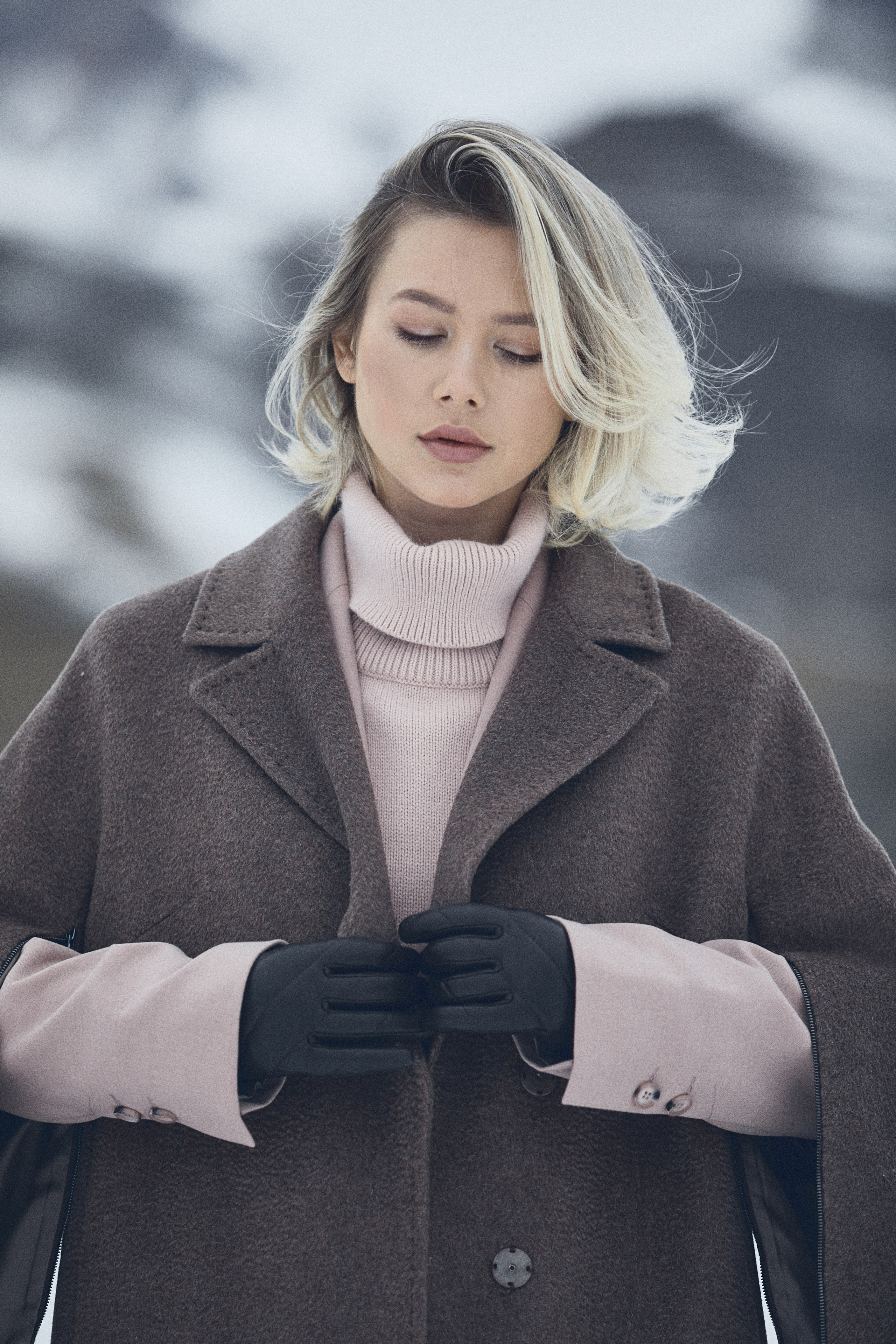 Выездная съемка для бренда одежды. Фотограф Продюсер в горах КБР / Москва  Нальчик Горы