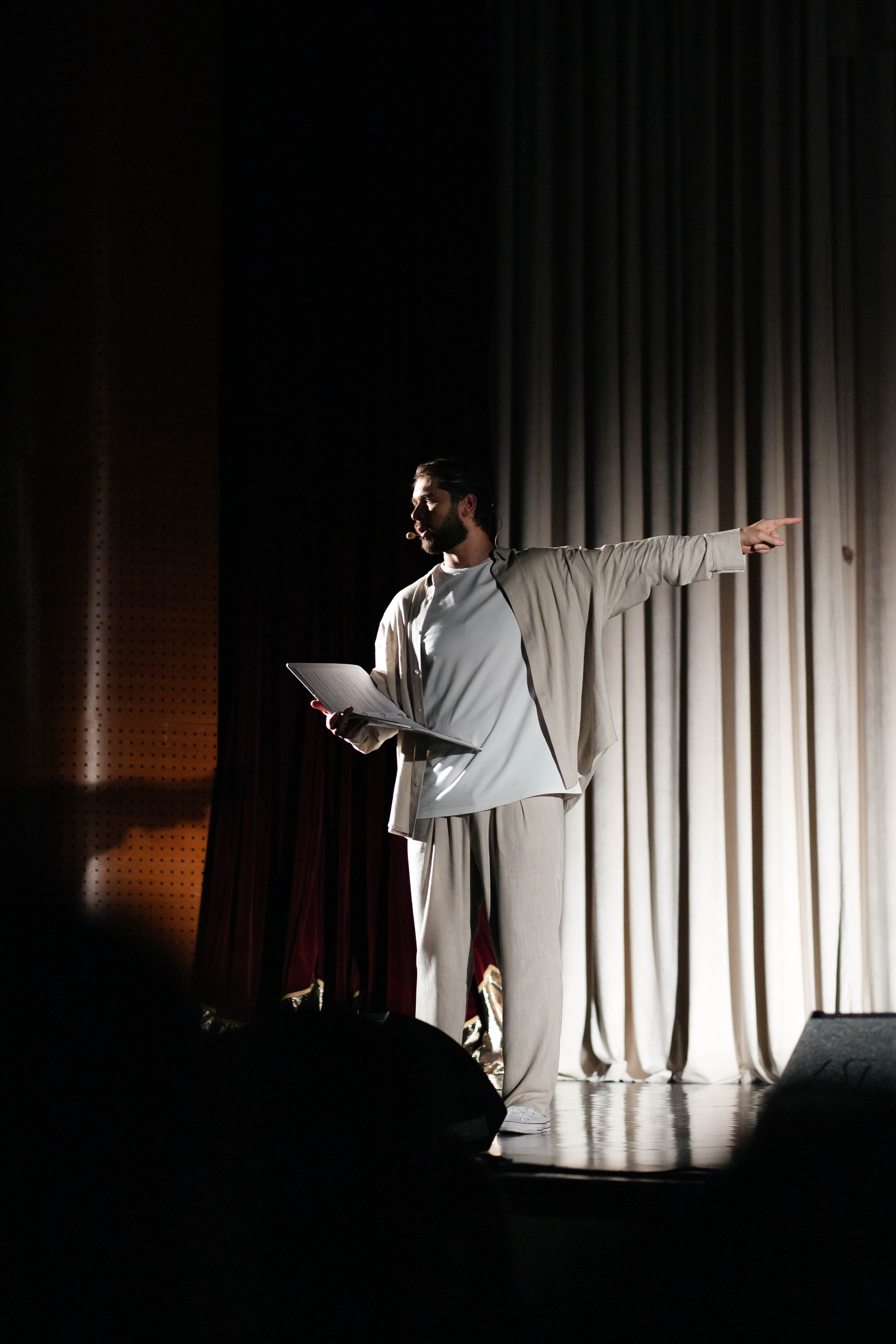 НИТЬЯ " В объятьях неба». Женский фотограф в Оренбурге Ирина Заводчикова