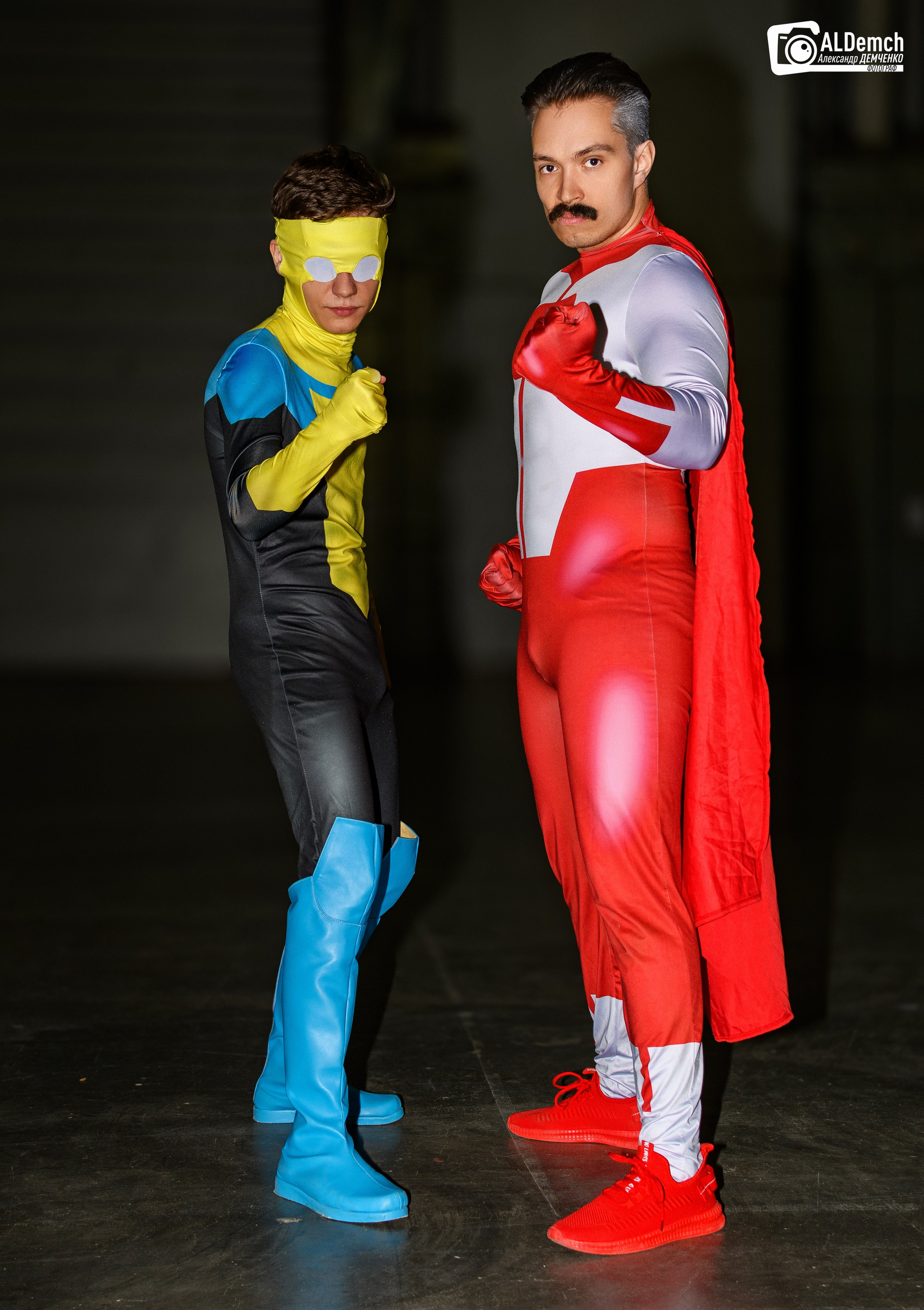Неуязвимый и Омни-Мэн косплей фотосессия в Москве