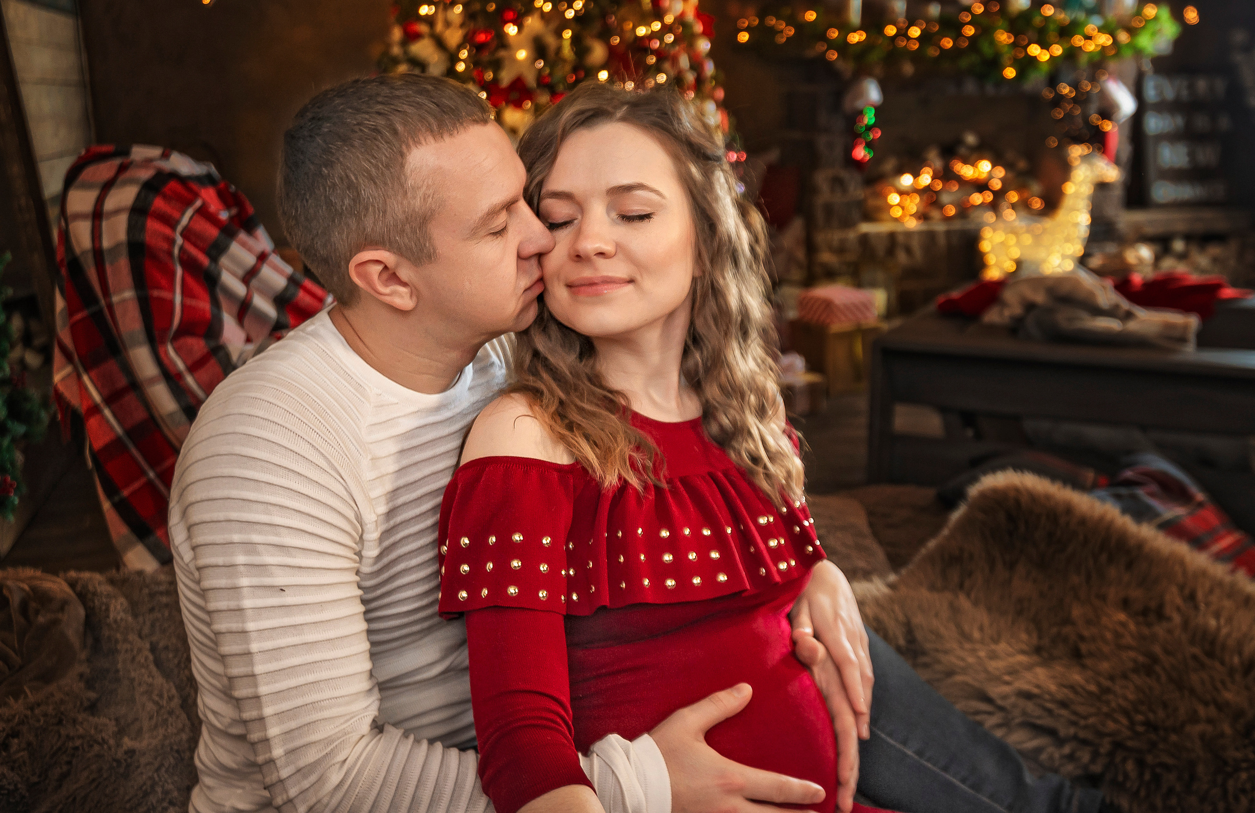 Семейная новогодняя фотосессия беременности. Свадебный фотограф Наталья Немцева в Санкт-Петербурге