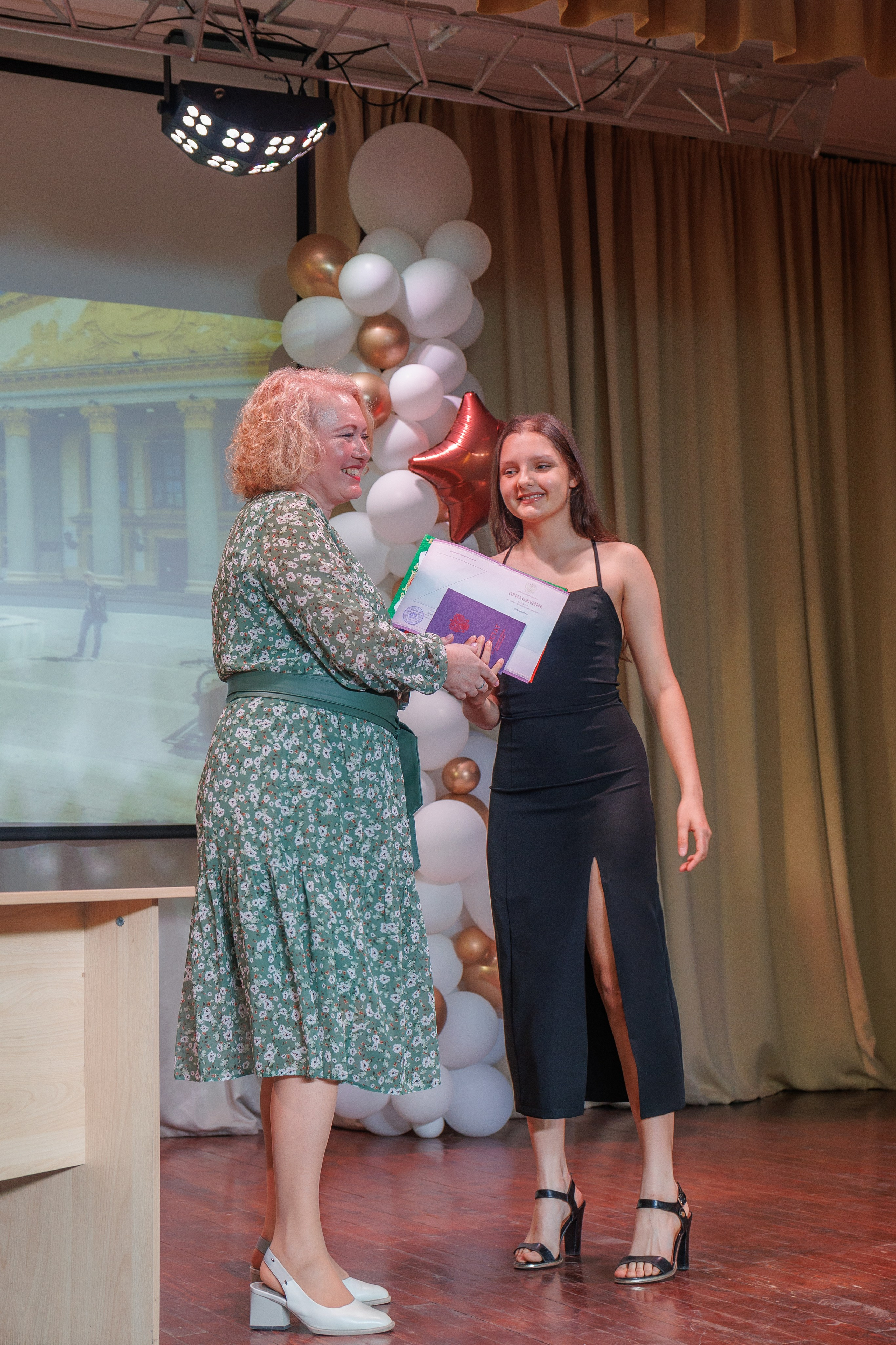 Вручение аттестатов. Свадебный и семейный фотограф в Новосибирске Ирина Дорошкова