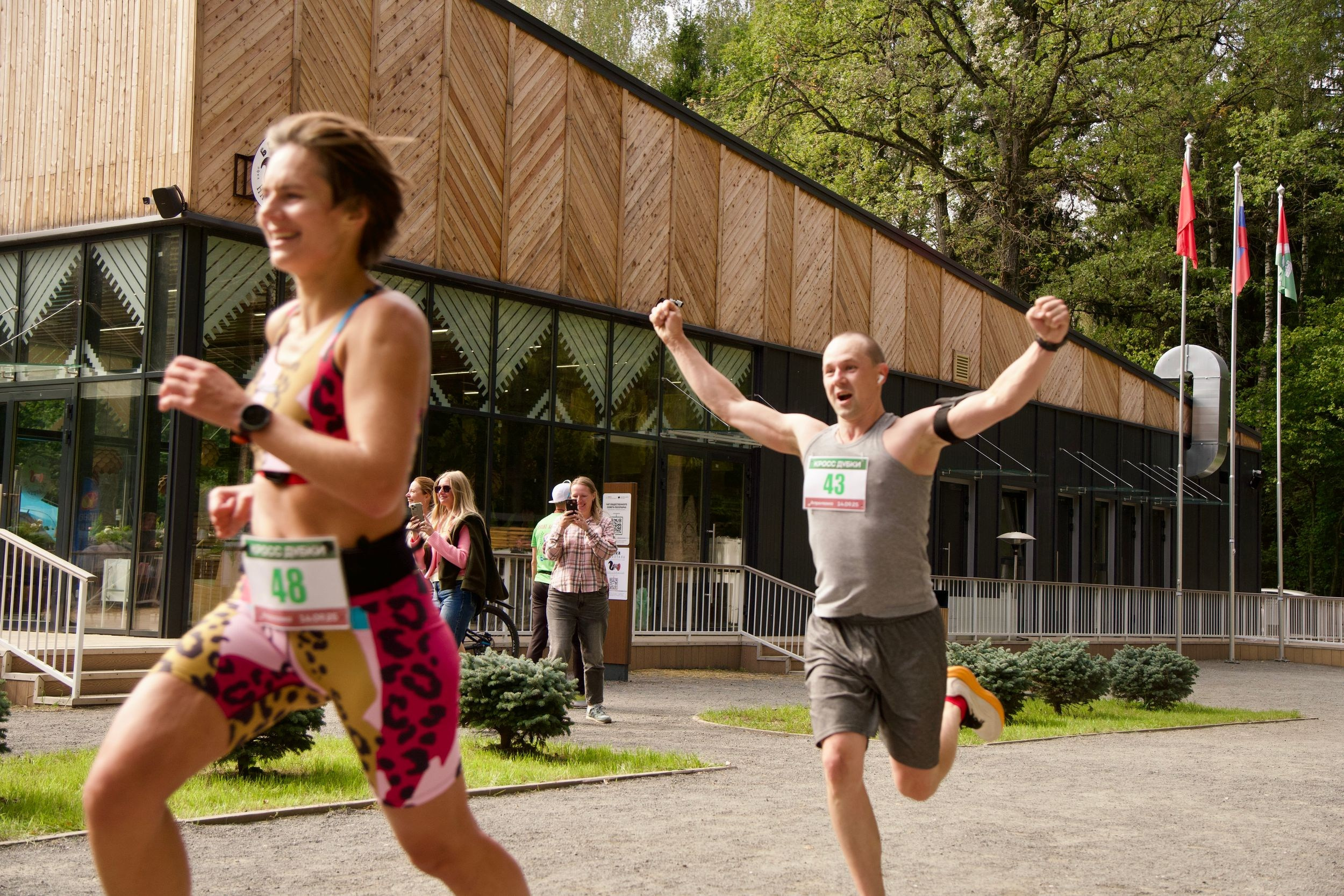 Забег в парке «Дубки». Кафе «БЕЛКА НАШЕПТАЛА». Ну оооочень концептуальное кафе