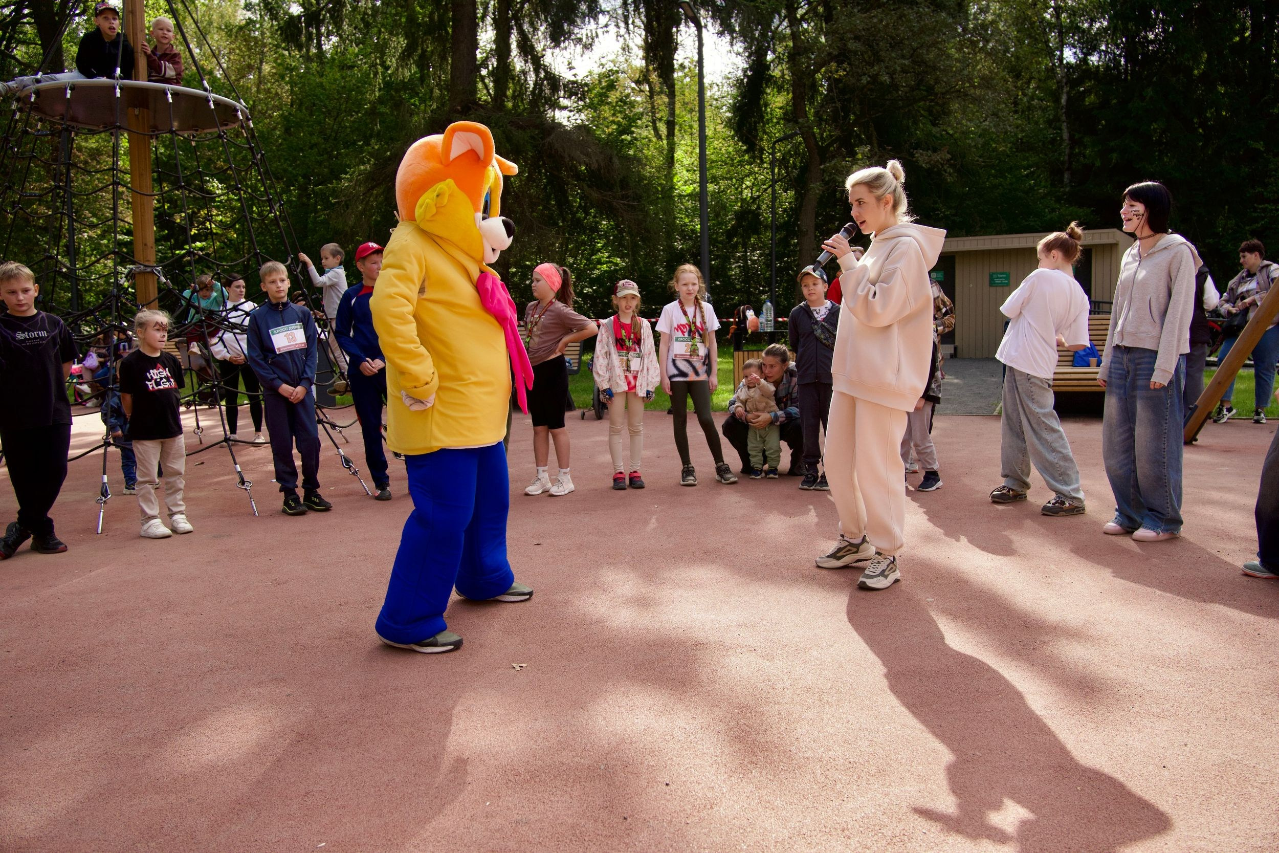 Забег в парке «Дубки». Кафе «БЕЛКА НАШЕПТАЛА». Ну оооочень концептуальное кафе