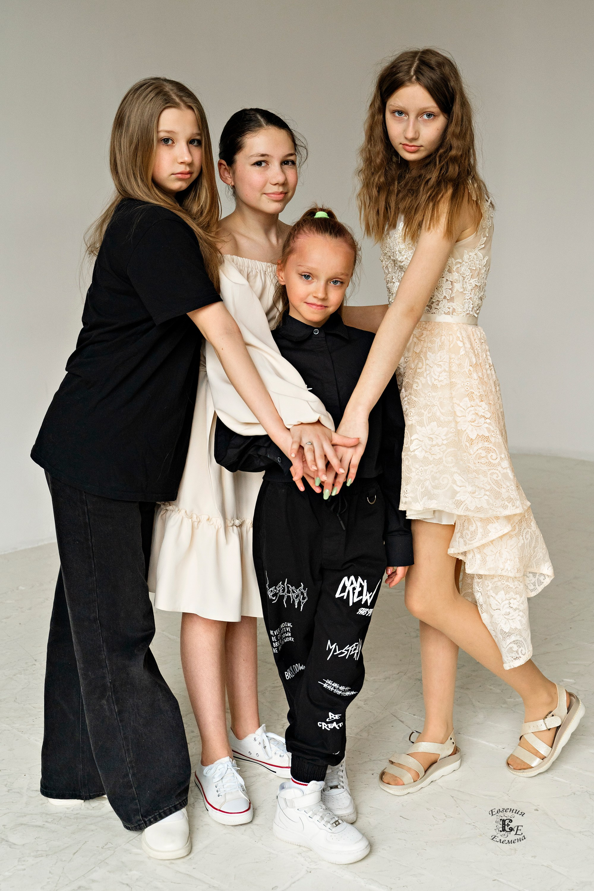 Фотосъемка Таисии и подружек. Семейный и портретный фотограф в Санкт-Петербурге Евгения Елемена