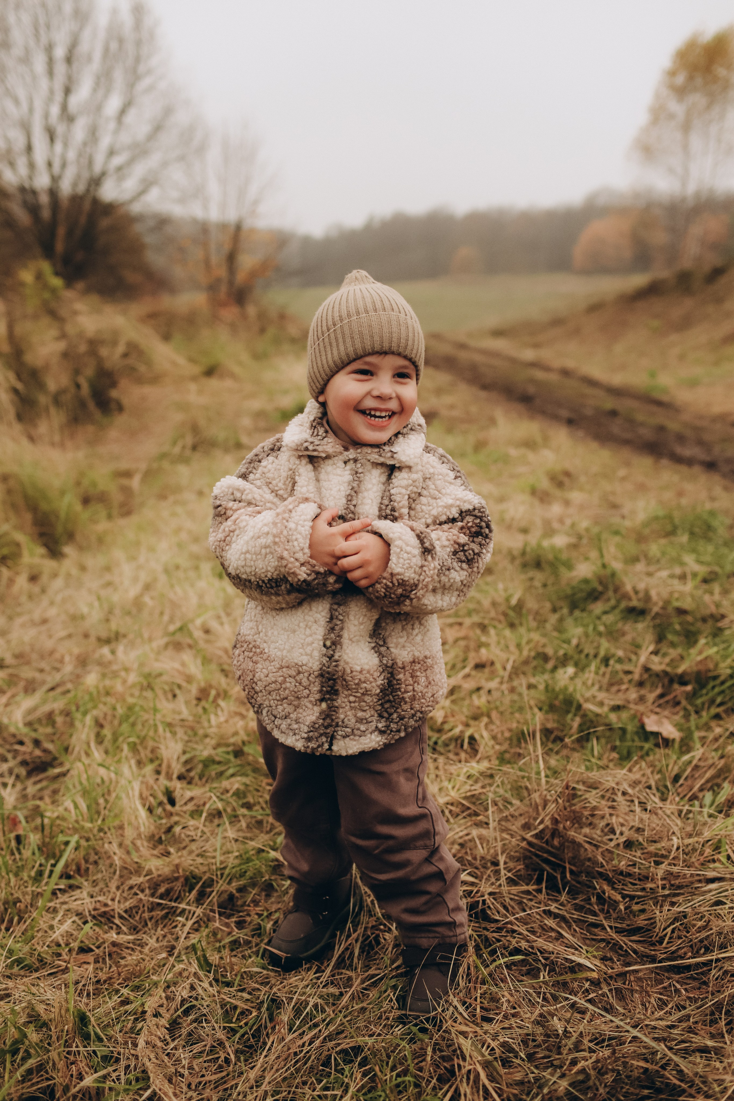 Осенняя прогулка по холмам: Саша, Алёна и Прохор. Свадебный, семейный и детский фотограф в Люберцах Зайцева Анастасия