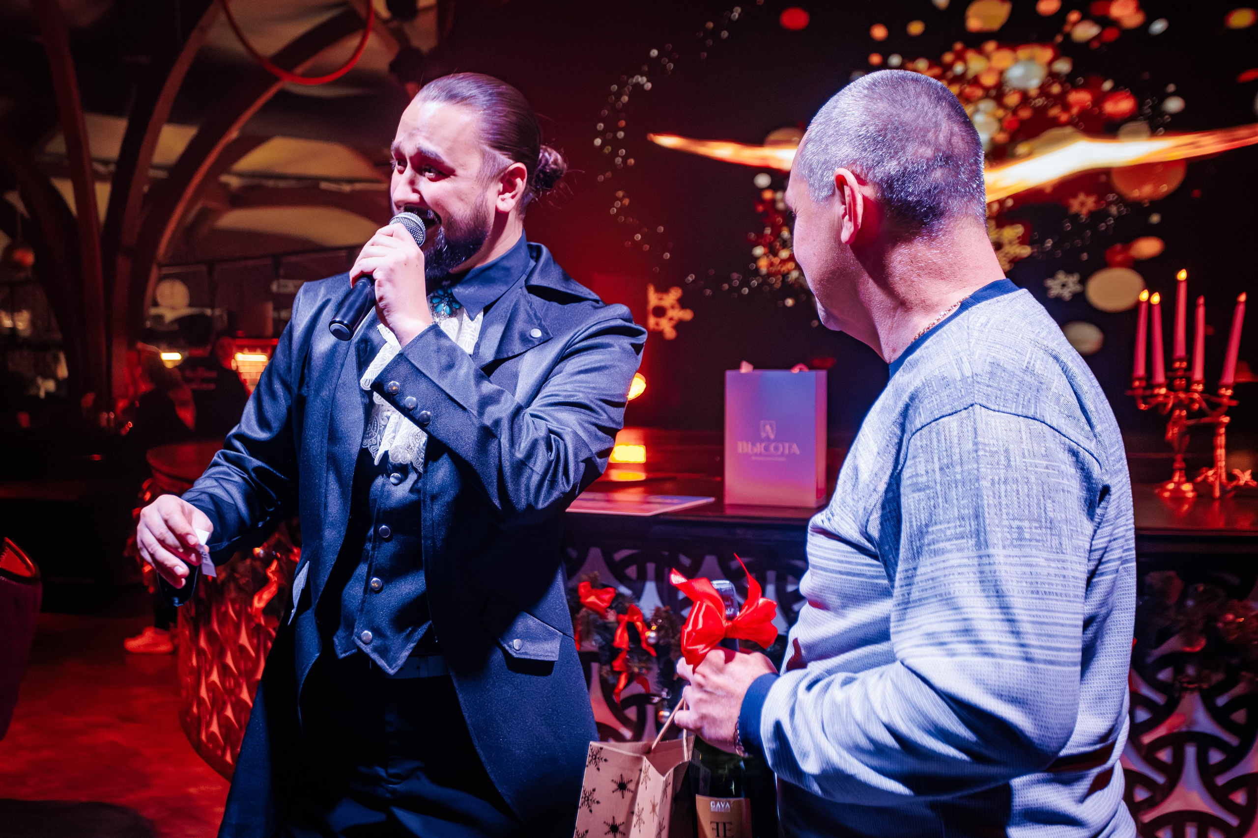 Новогодняя шоу-программа «MAGIC TIME» в PTIZZA BAR_Ялта_31.12.2025. Аминов Руслан | Фотограф