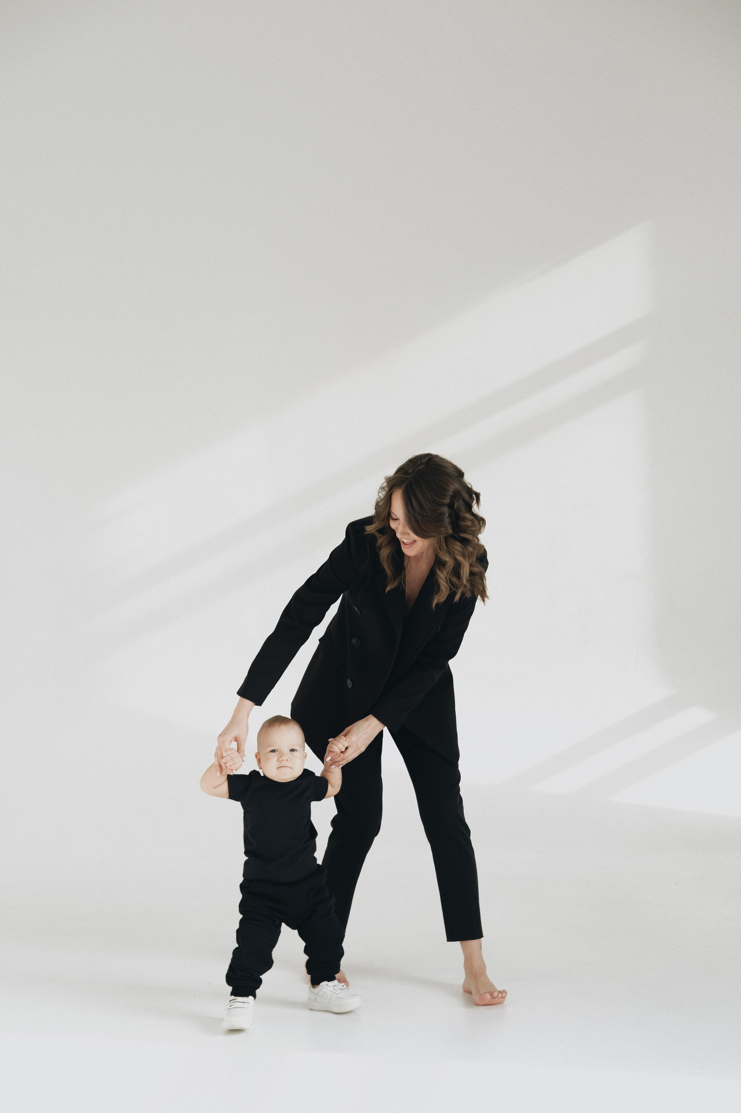 В ЧЕРНОМ. КРИСТИНА ГУСЬКОВА