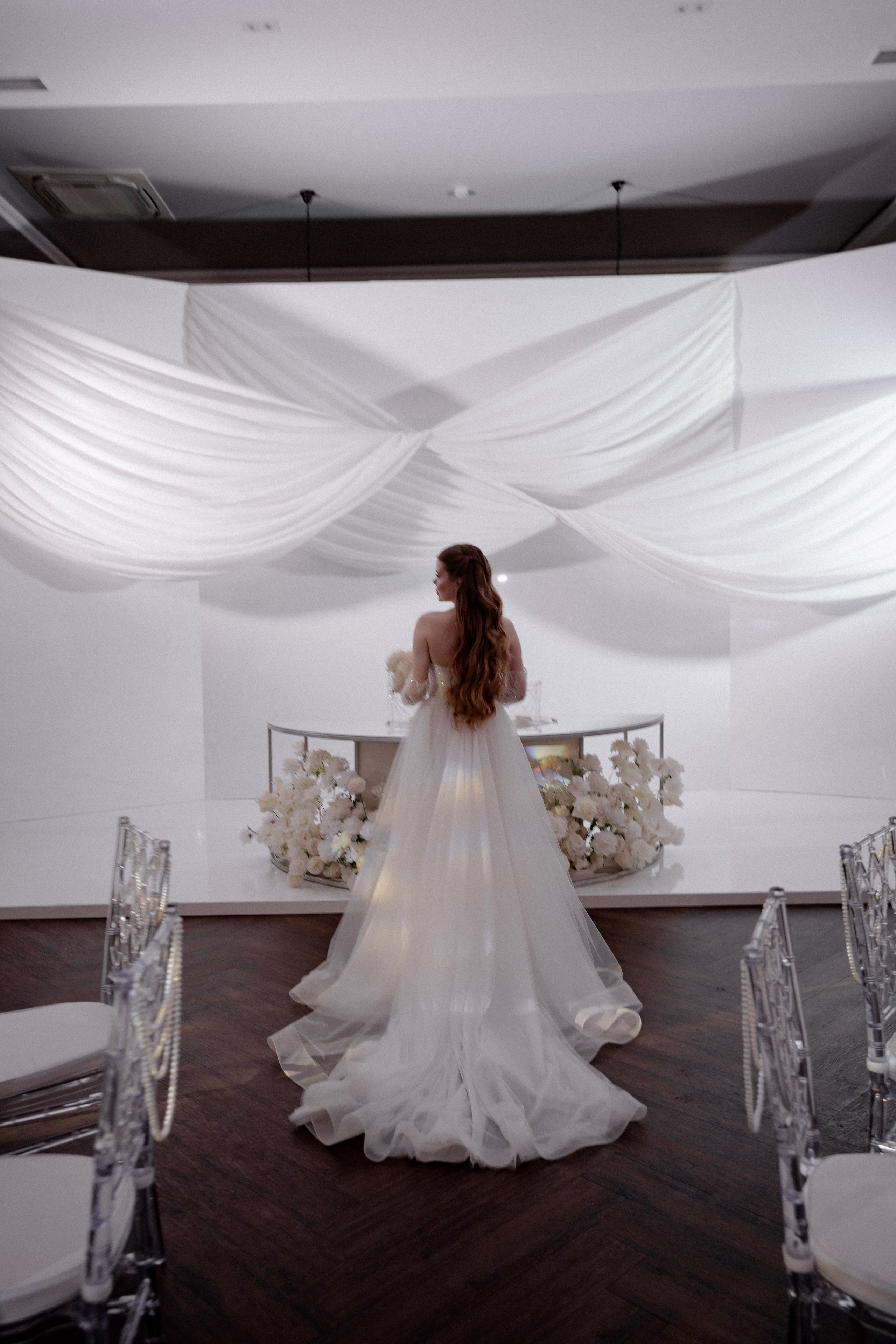 СВАДЕБНАЯ СЬЕМКА СБОРОВ В ОТЕЛЕ И ВЫЕЗД НА ЦЕРЕМОНИЮ (СНЯТО В СИБИРЕ В НИЖНЕВАРТОВСКЕ). Профессиональный фотограф, Санкт-Петербург — Виктория Богомолова