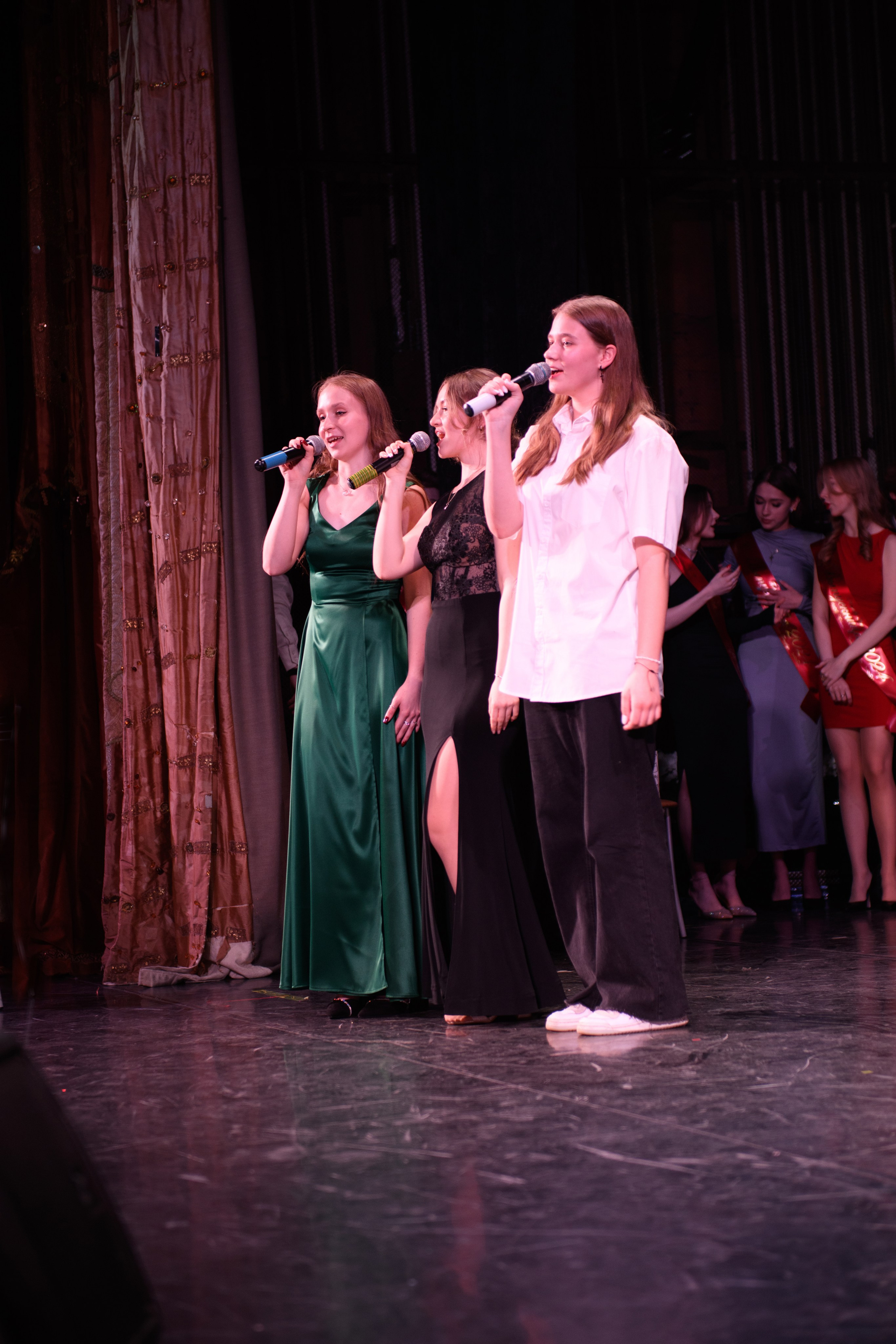 Фотосъёмка торжественного вечера выпускников. Организация и проведение фотосъемок в Санкт-Петербурге. Фотограф Смирягин Илья