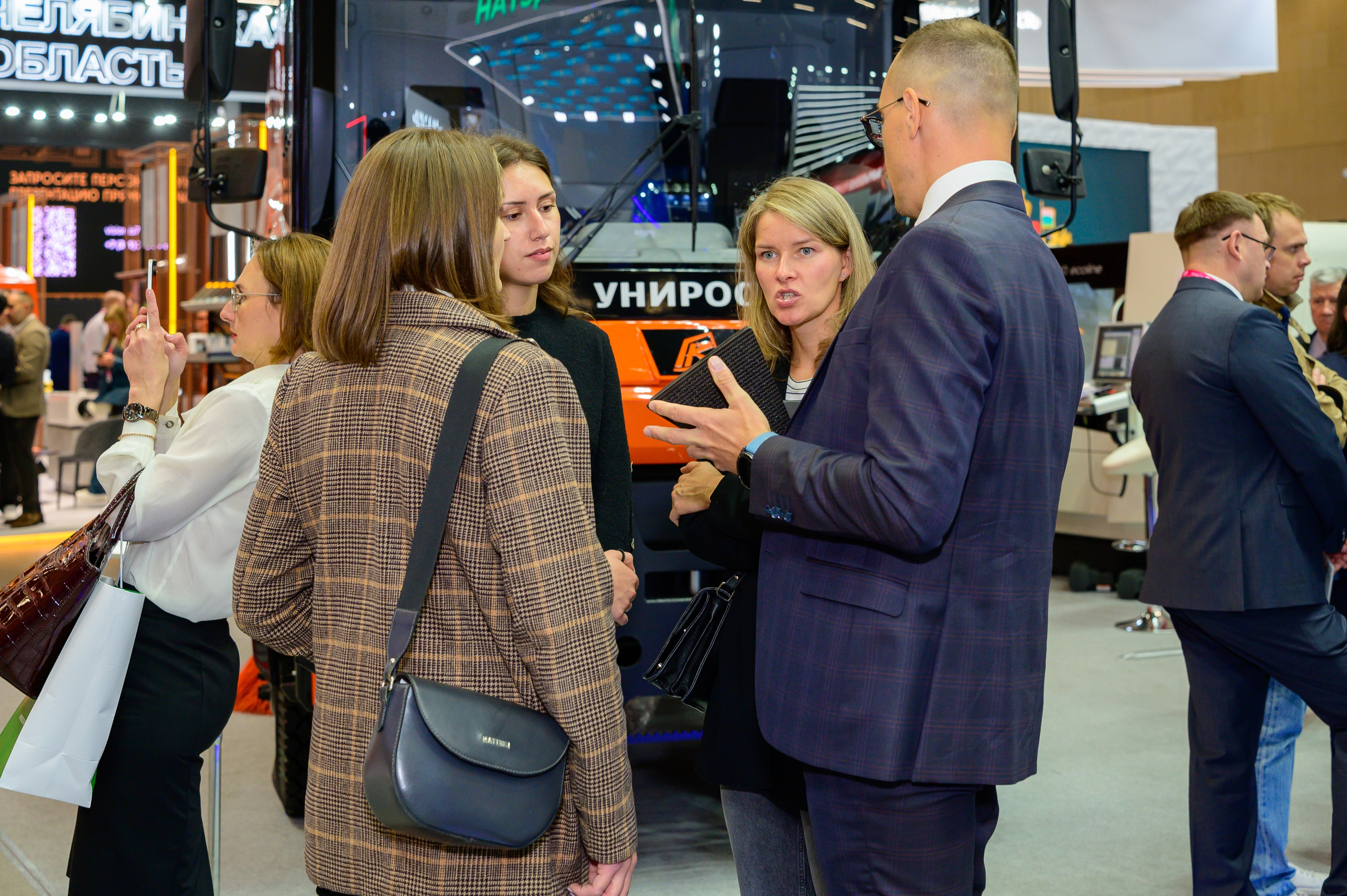 BigindustrialweekBelarus. Фотоуслуги, услуги фотографа, фотографирование важных событий