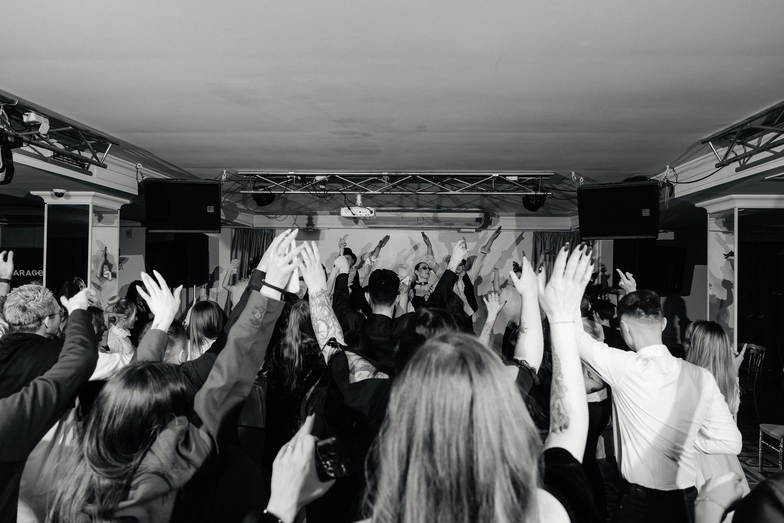 Корпоративная фотосъемка для кафе GARAGE | Новый год 2025 | Минск. Свадебный фотограф в Минске/Беларуси Сергей Спиридонов