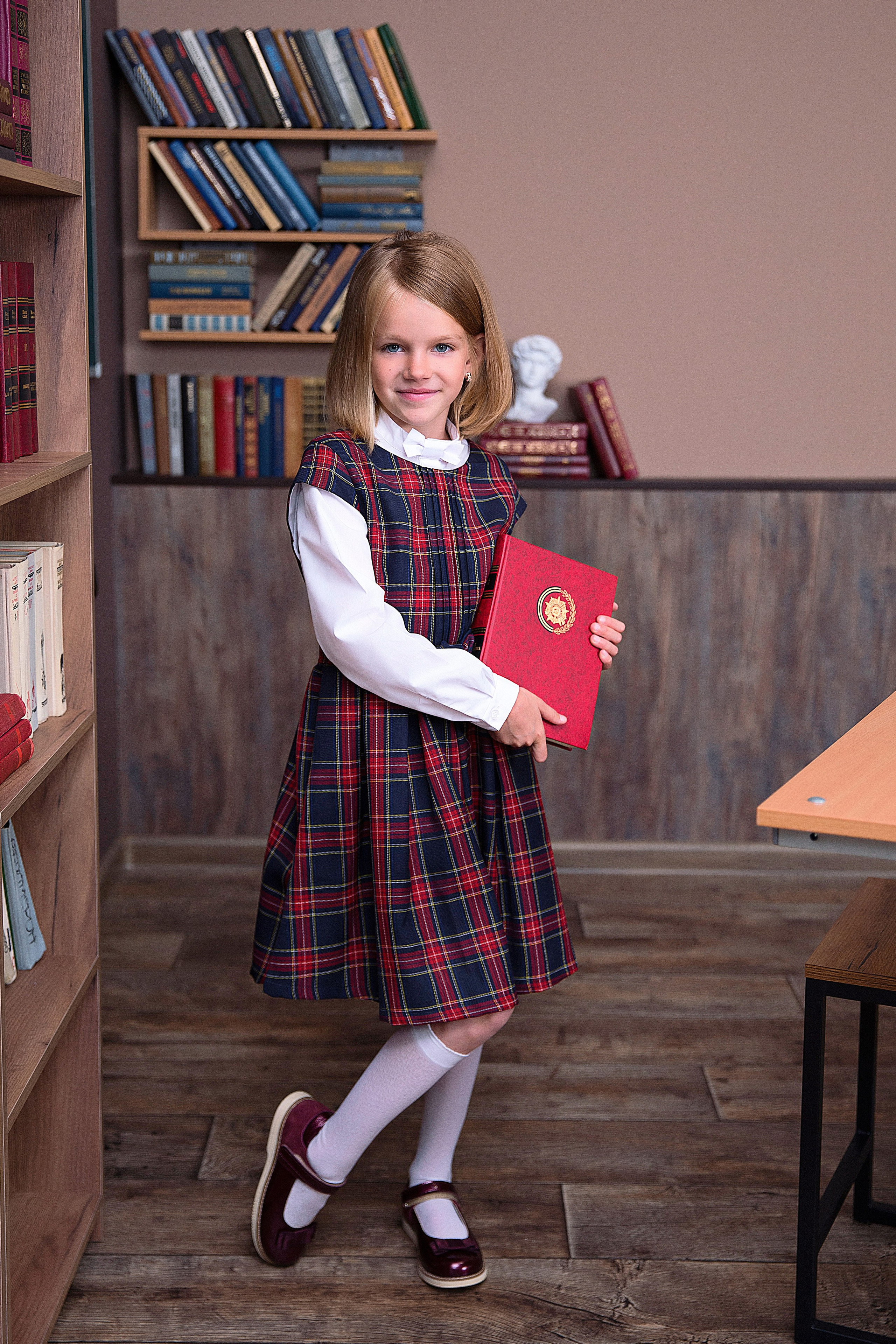 Индивидуальные фотосессии школьников. Детский школьный фотограф в Кемерово Зиновьева Екатерина