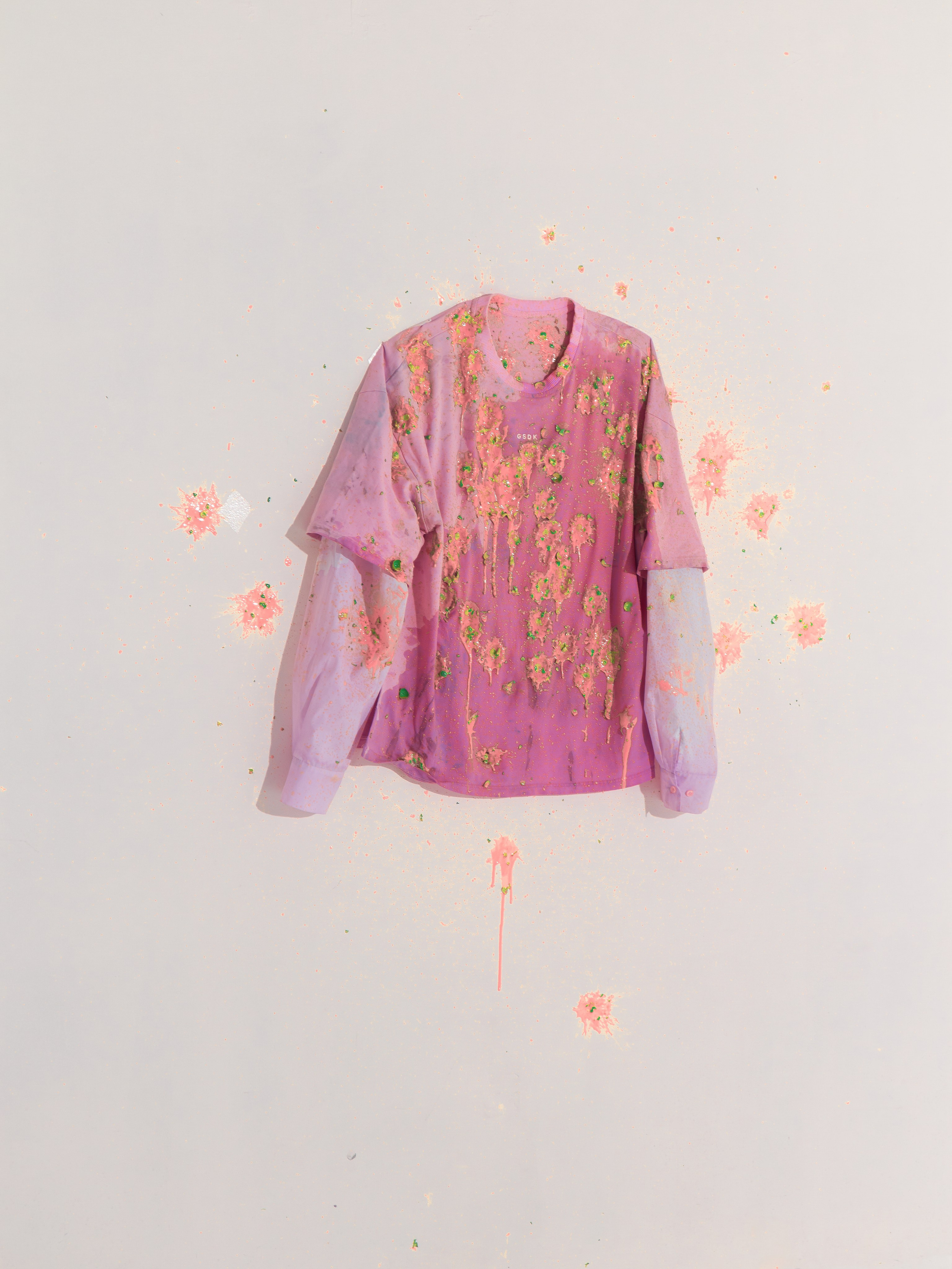 Ищете подрядчика для съемки одежды с акцентом на технологичность? Организуем предметку в Москве