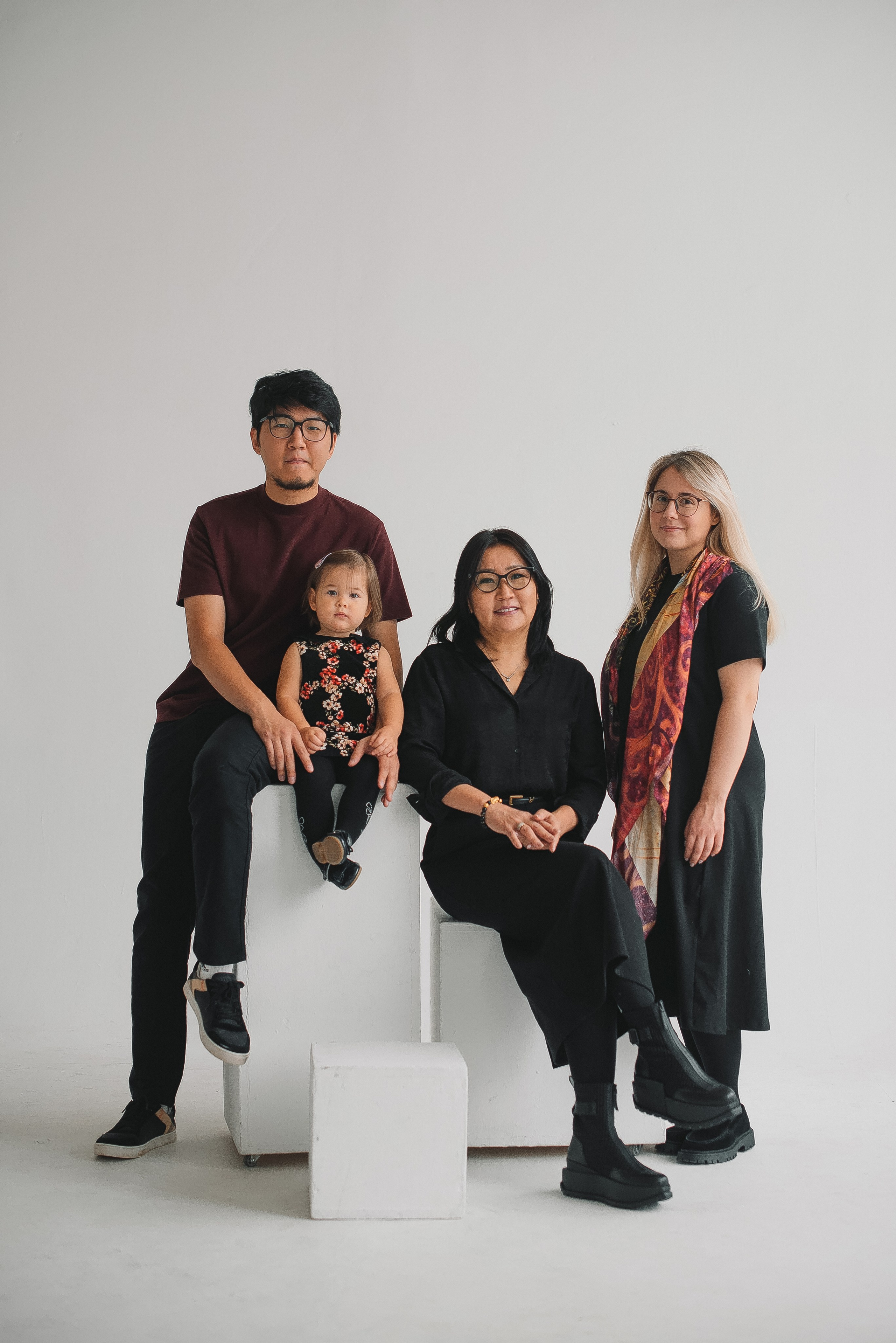 Семейная фотосессия в студии. Семейный и детский фотограф в Обнинске, Калуге, Москве