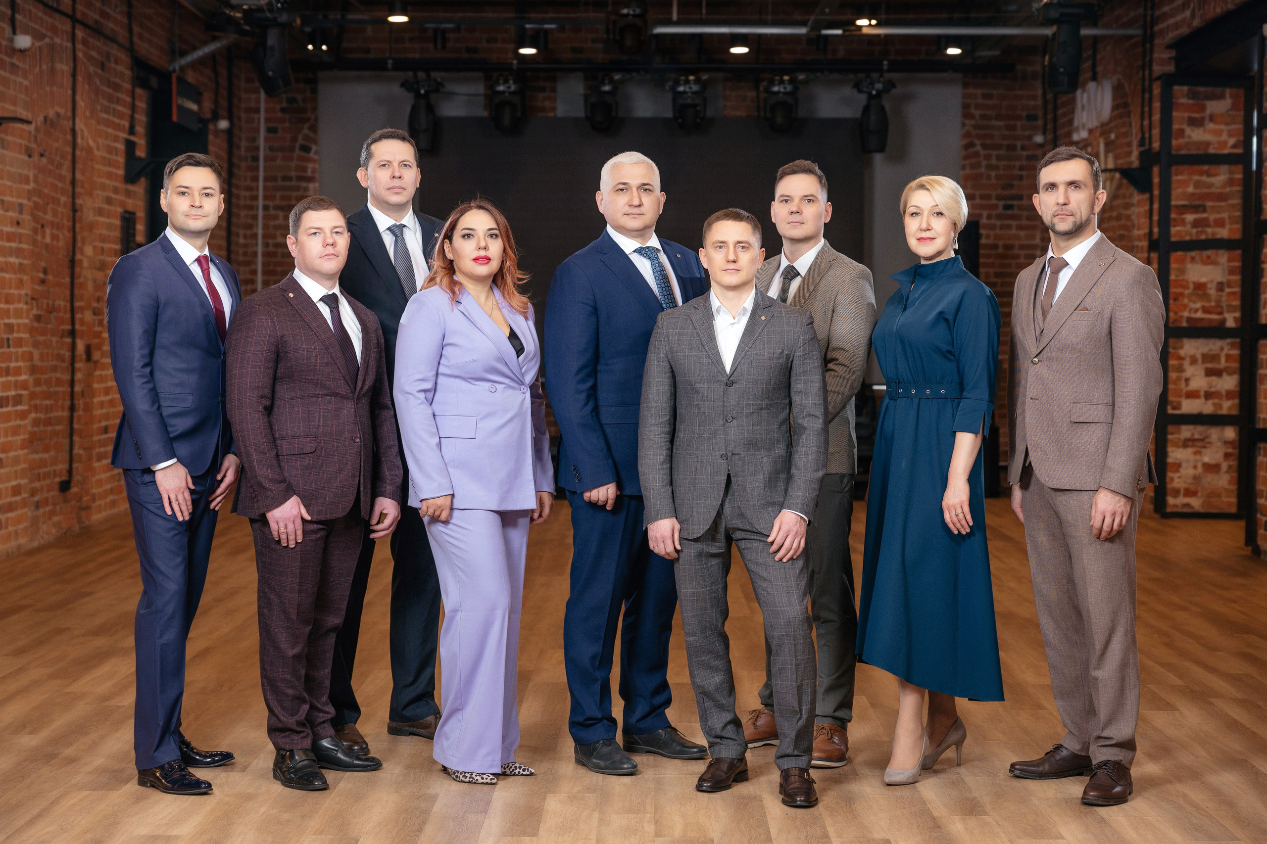 Бизнес портреты команды в Екатеринбурге. Фотограф для бизнеса Константин Брусницын в Екатеринбурге