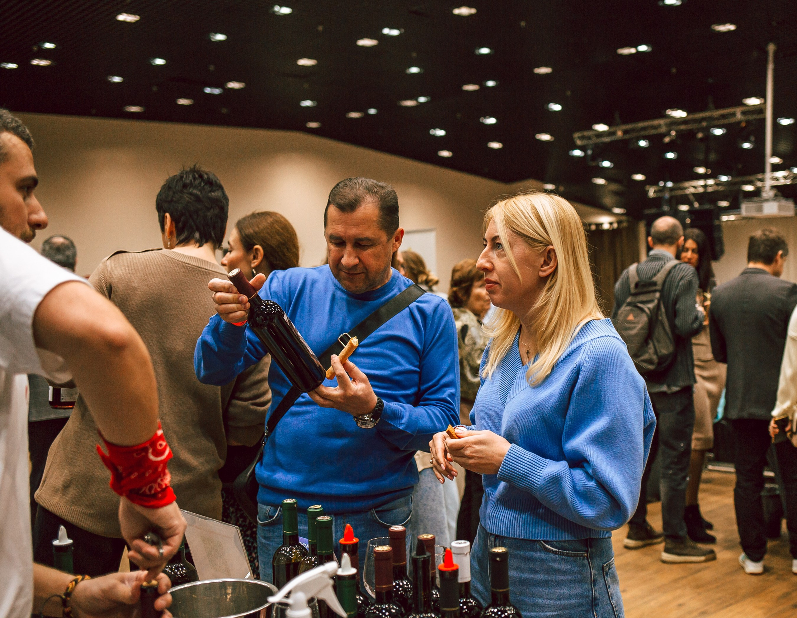 Фотограф на винные фестивали и дегустации в Сочи — Репортаж и цены. Фотограф Сочи Адлер. Солькаева Анастасия