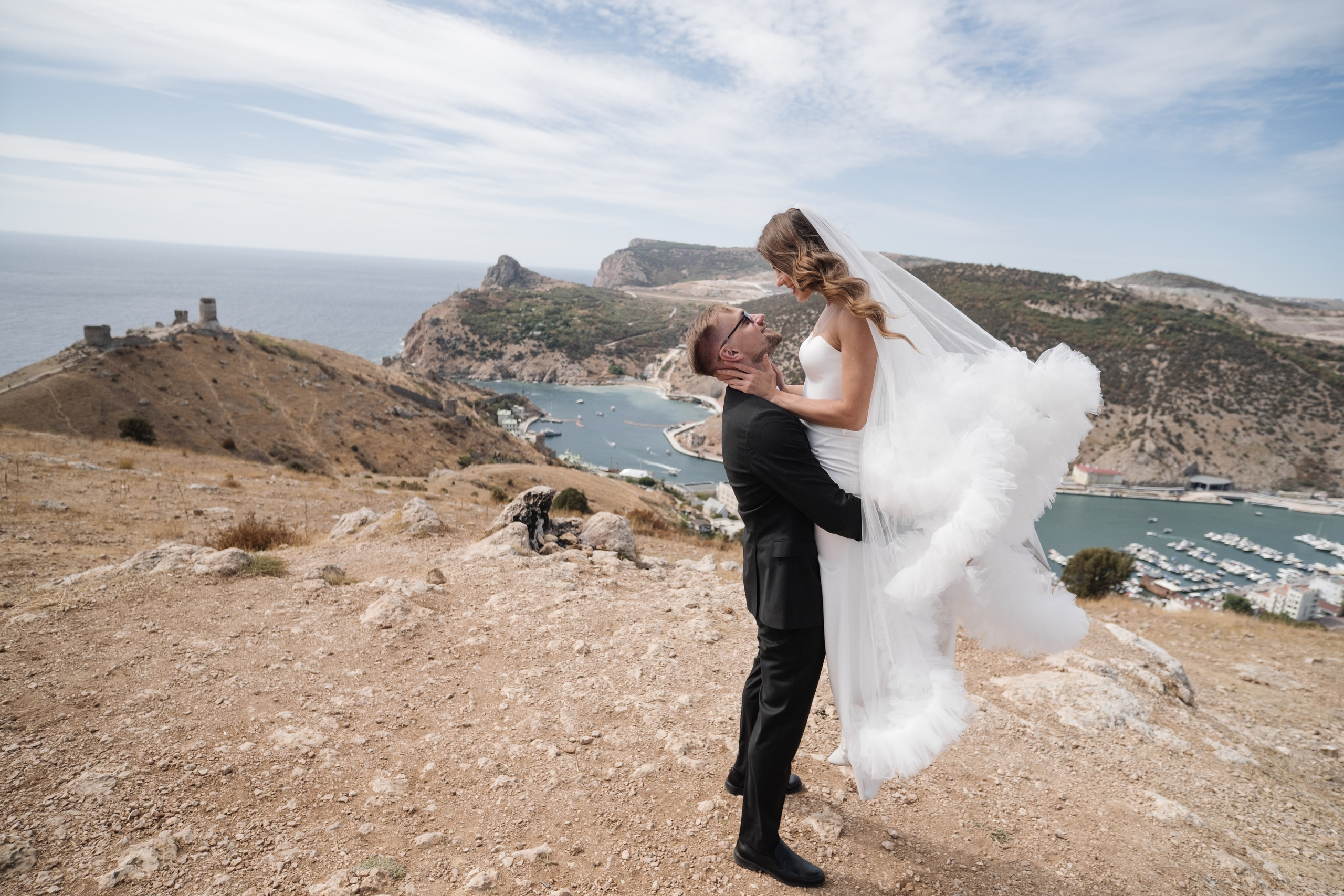 Дарья и Виктор в Балаклаве и на Фиоленте. Свадебный фотограф и видеограф в Крыму! Ваш день будет незабываемым!