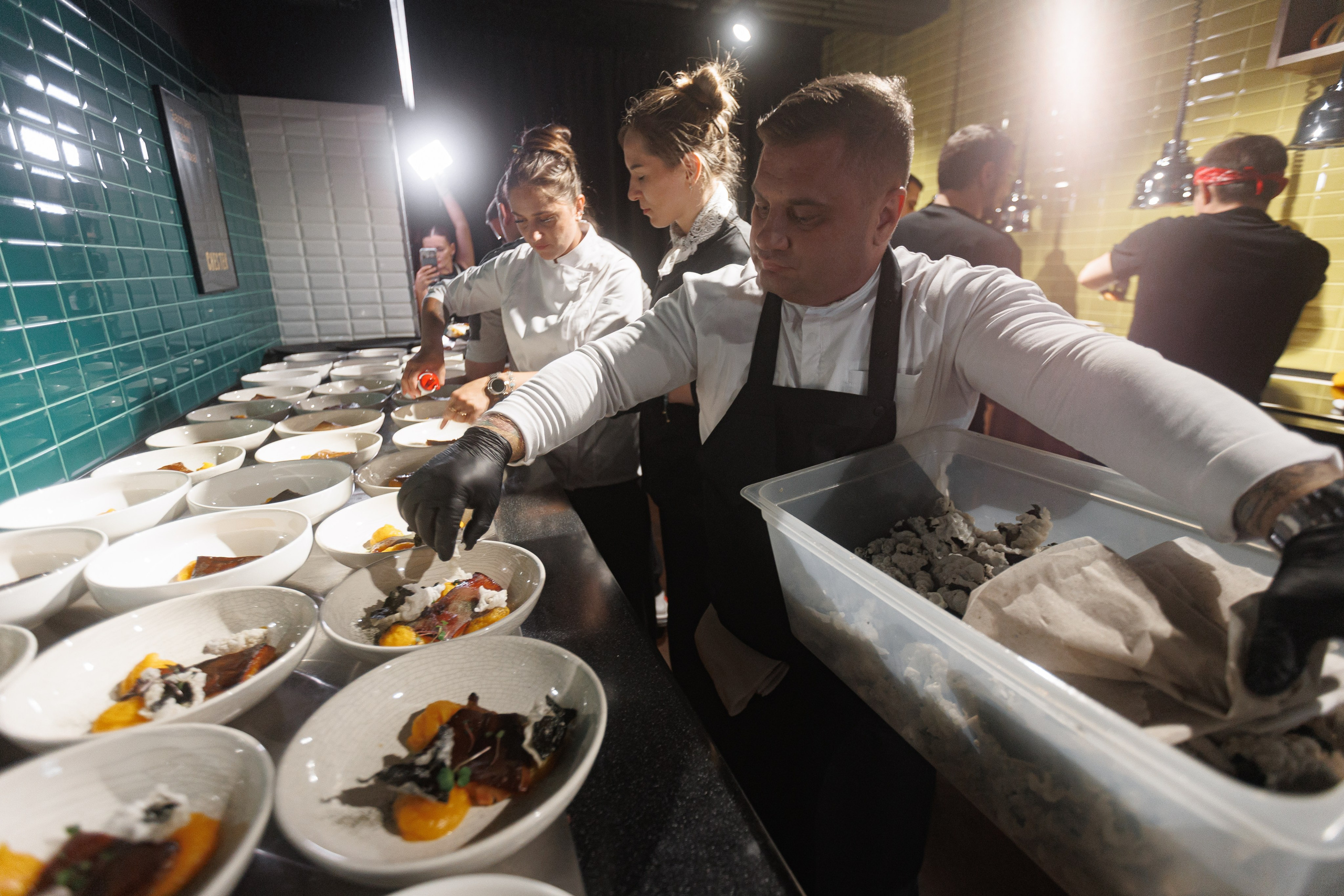 Фотографии с Гастроужина Честер Челябинск 5 ЛЕТ.5 ШЕФОВ