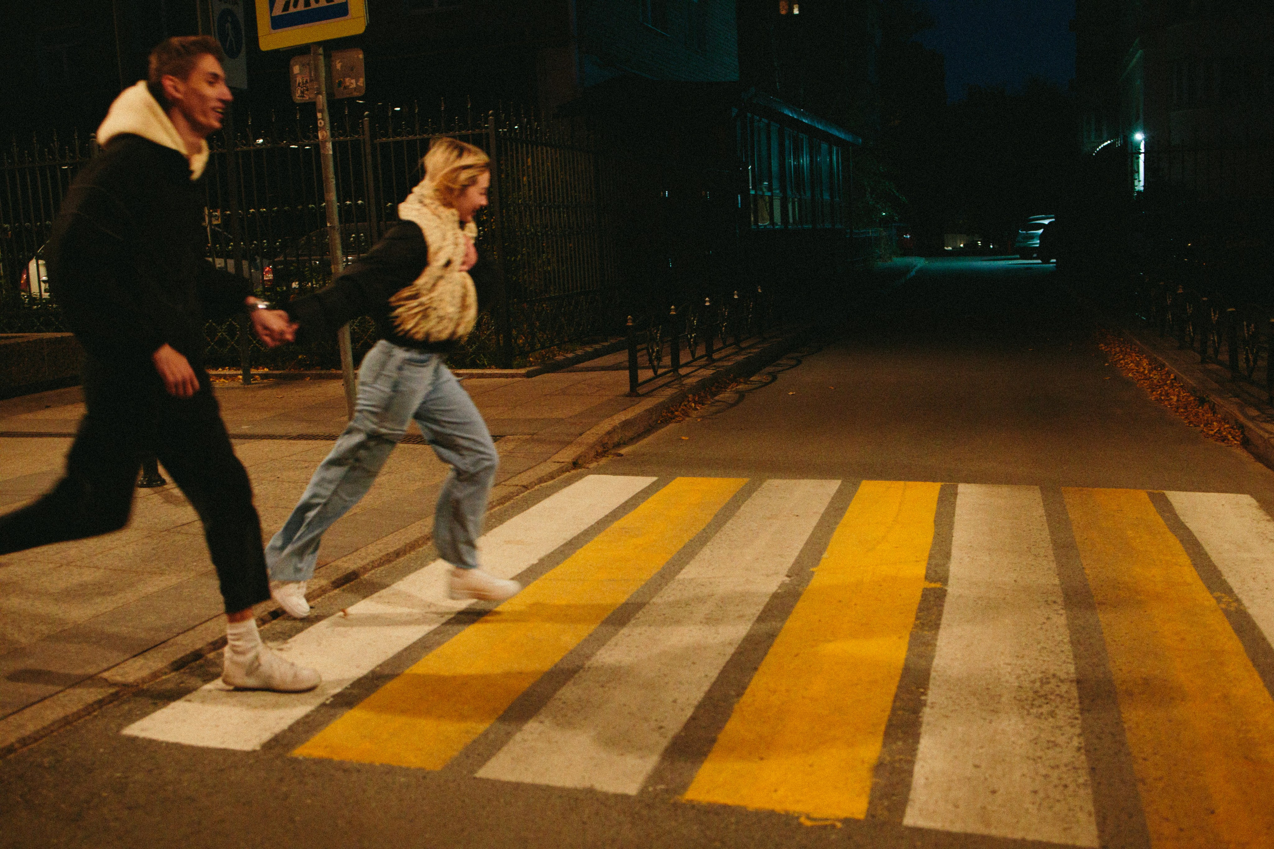 Прогулки по ночному городу. Lifestyle семейный и детский фотограф в Омске Иванова Екатерина