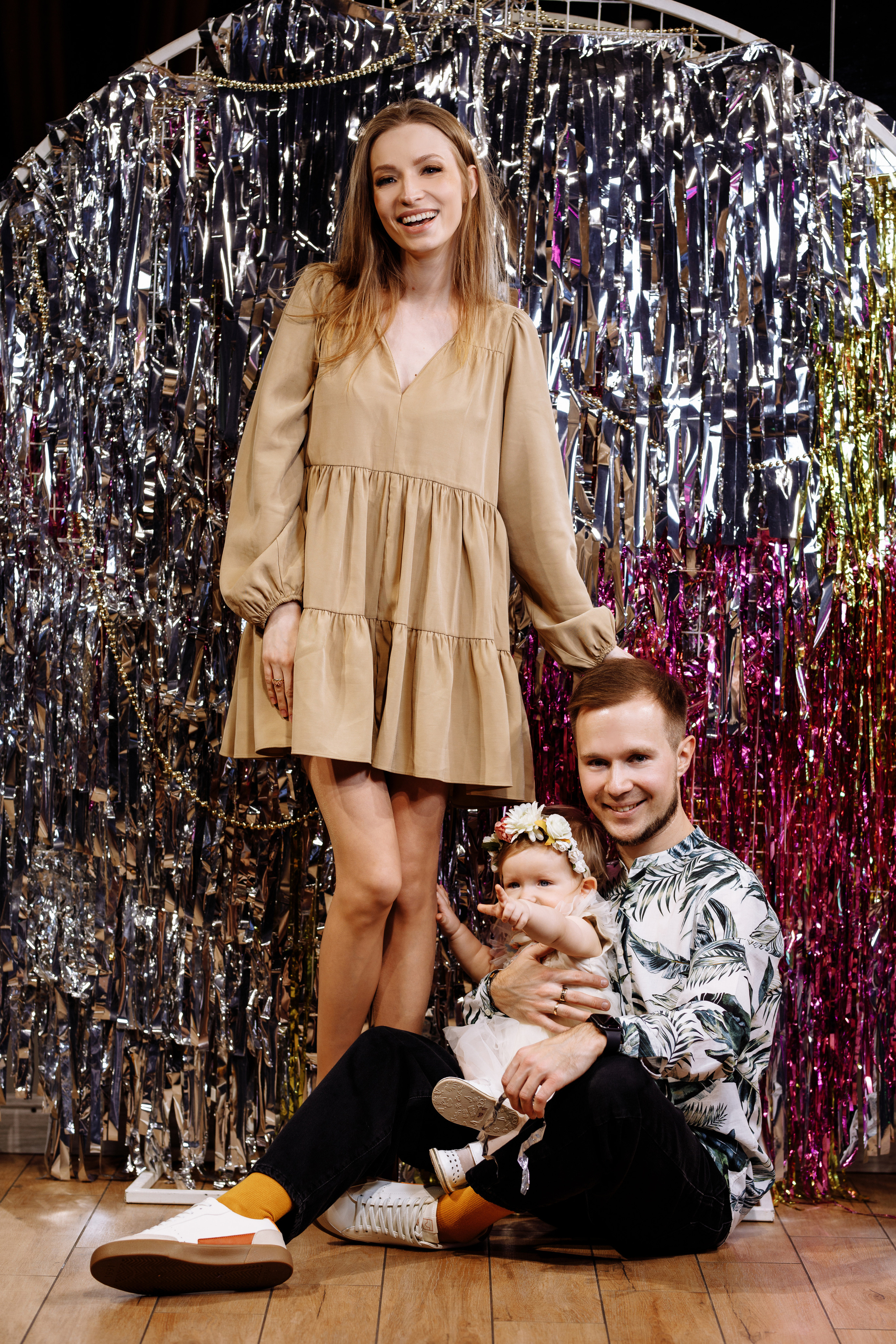 Семейная фотосъёмка первого дня рождения принцессы Лии. ТВИНС СТУДИО — лучшие свадебные фотографы и видеографы в Краснодаре