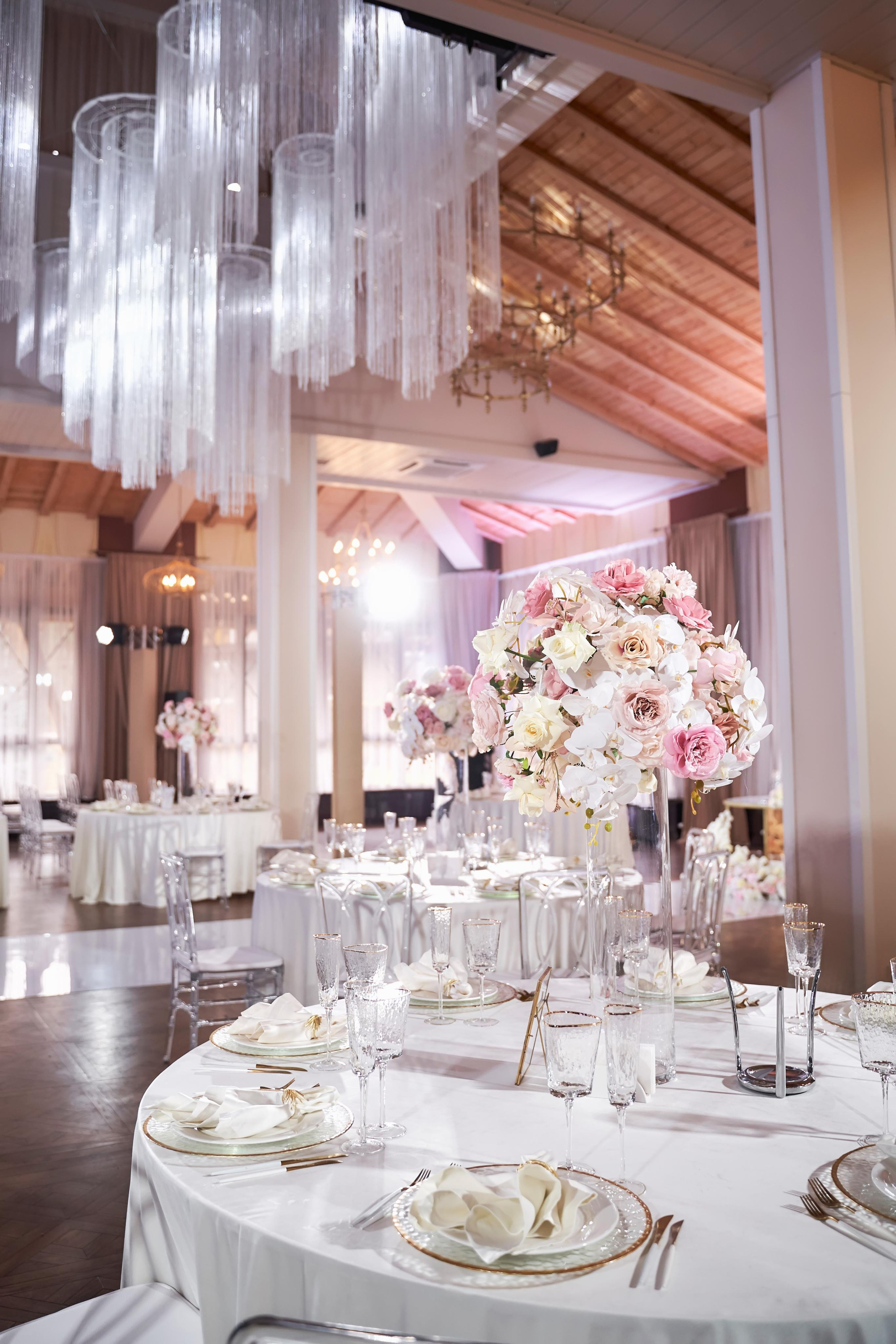 Звёздный свадебный приём в Москве. ТВИНС СТУДИО фото и видео. ТВИНС СТУДИО — лучшие свадебные фотографы и видеографы в Краснодаре