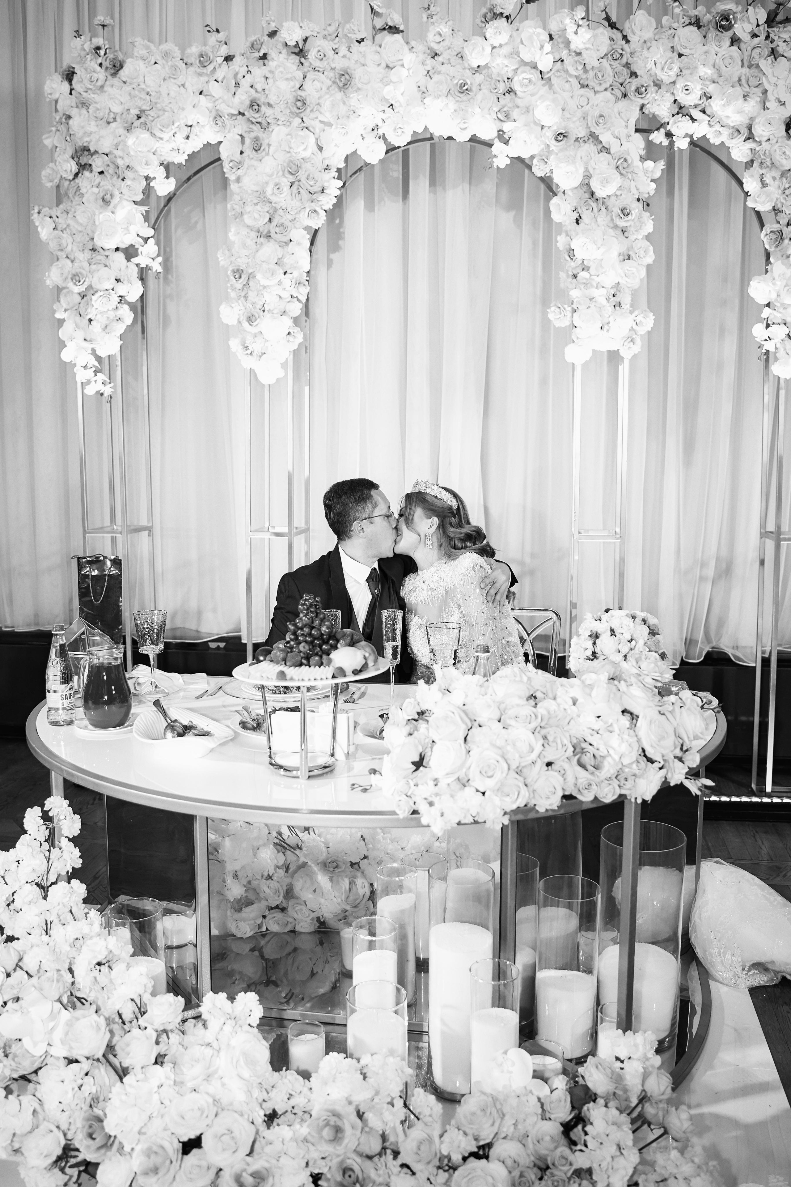 Звёздный свадебный приём в Москве. ТВИНС СТУДИО фото и видео. ТВИНС СТУДИО — лучшие свадебные фотографы и видеографы в Краснодаре